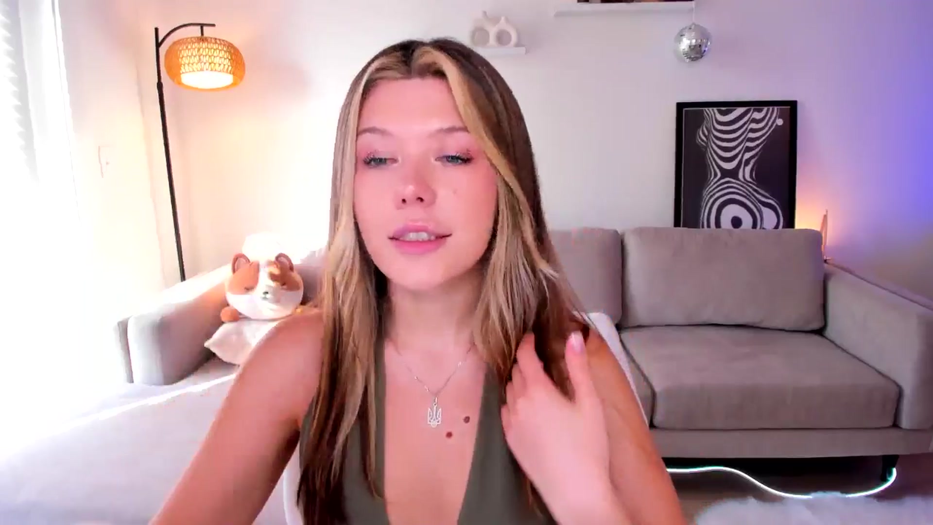 Gallery image thumbnail from Just_Vi's myfreecams stream on, 05/22/2025, 01:29 image 6 of 20