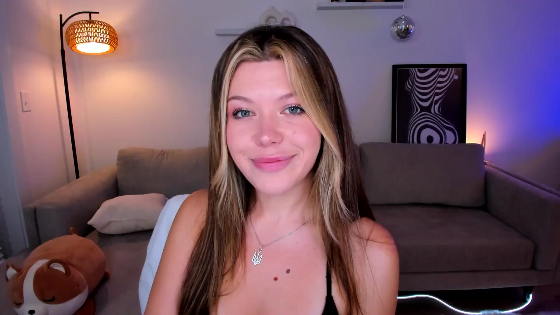 Gallery image thumbnail from Just_Vi's myfreecams stream on, 05/22/2025, 04:05 image 1 of 20