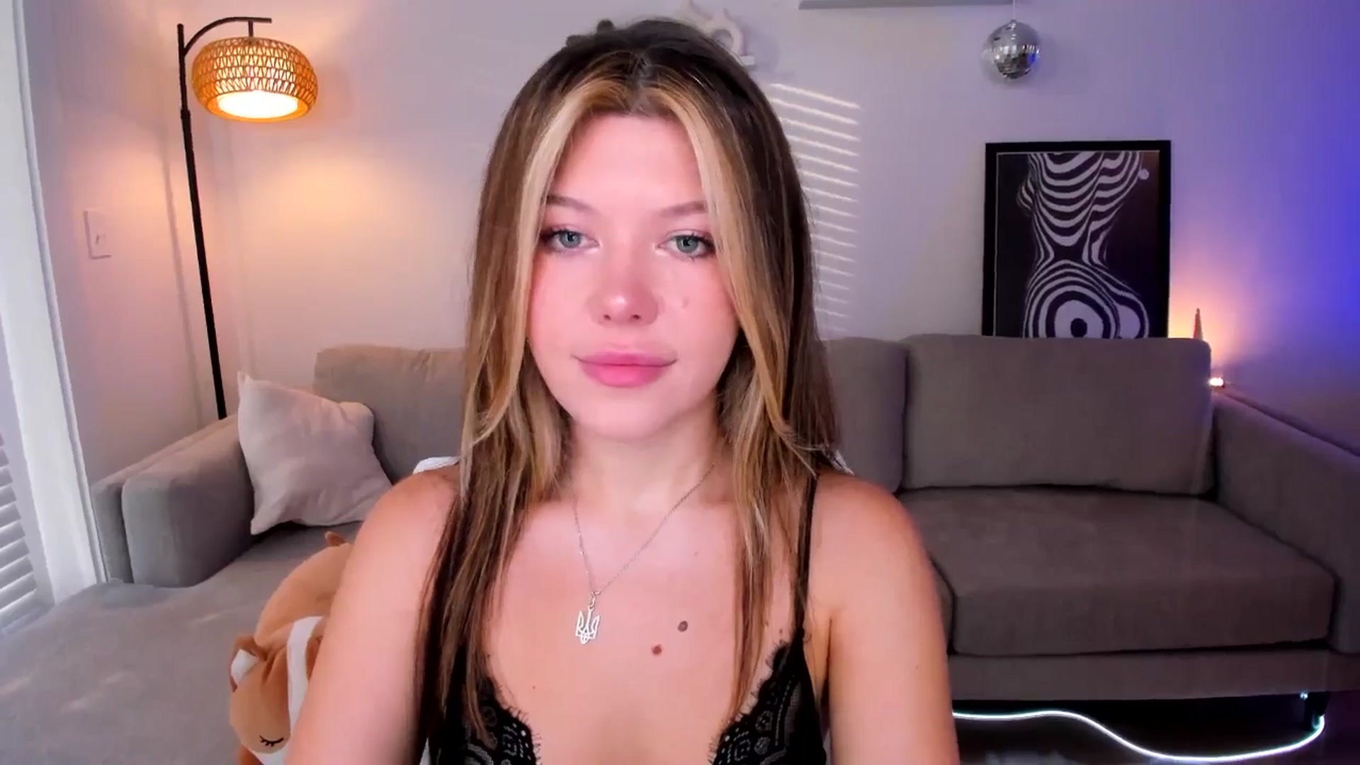 Gallery image thumbnail from Just_Vi's myfreecams stream on, 05/26/2025, 01:25 image 10 of 20