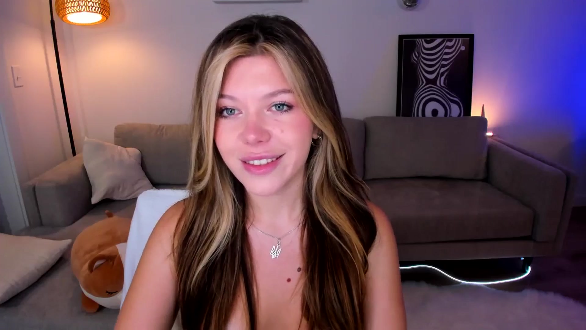 Gallery image thumbnail from Just_Vi's myfreecams stream on, 05/26/2025, 07:27 image 13 of 20