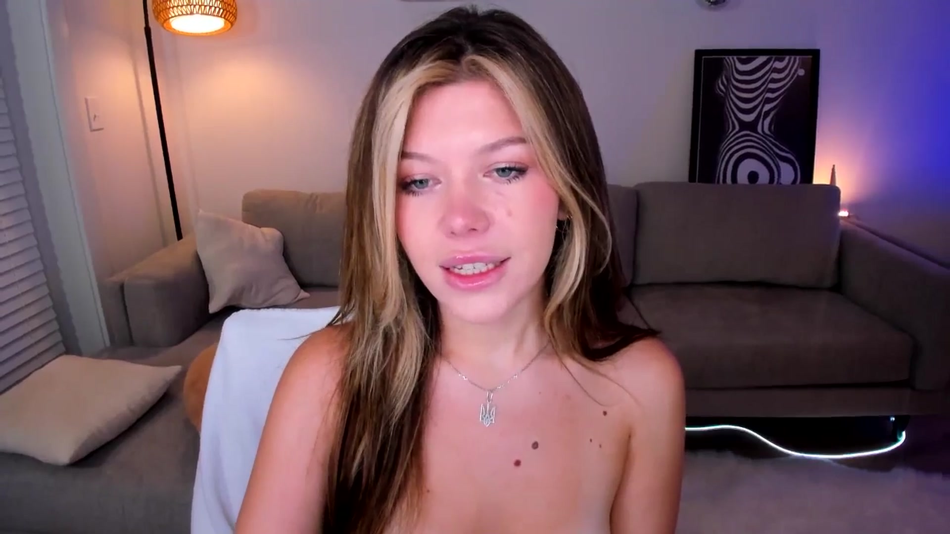 Gallery image thumbnail from Just_Vi's myfreecams stream on, 05/26/2025, 07:27 image 12 of 20