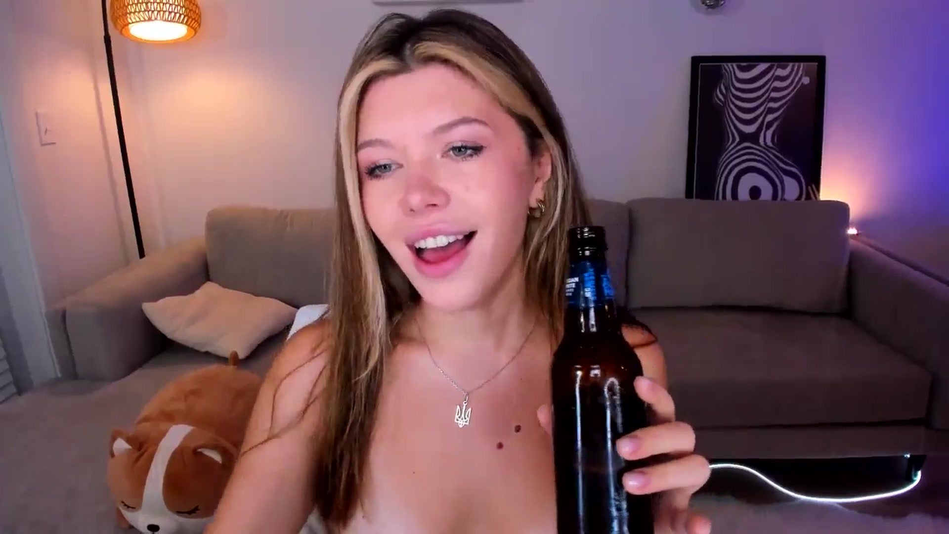 Gallery image thumbnail from Just_Vi's myfreecams stream on, 05/27/2025, 05:39 image 8 of 20