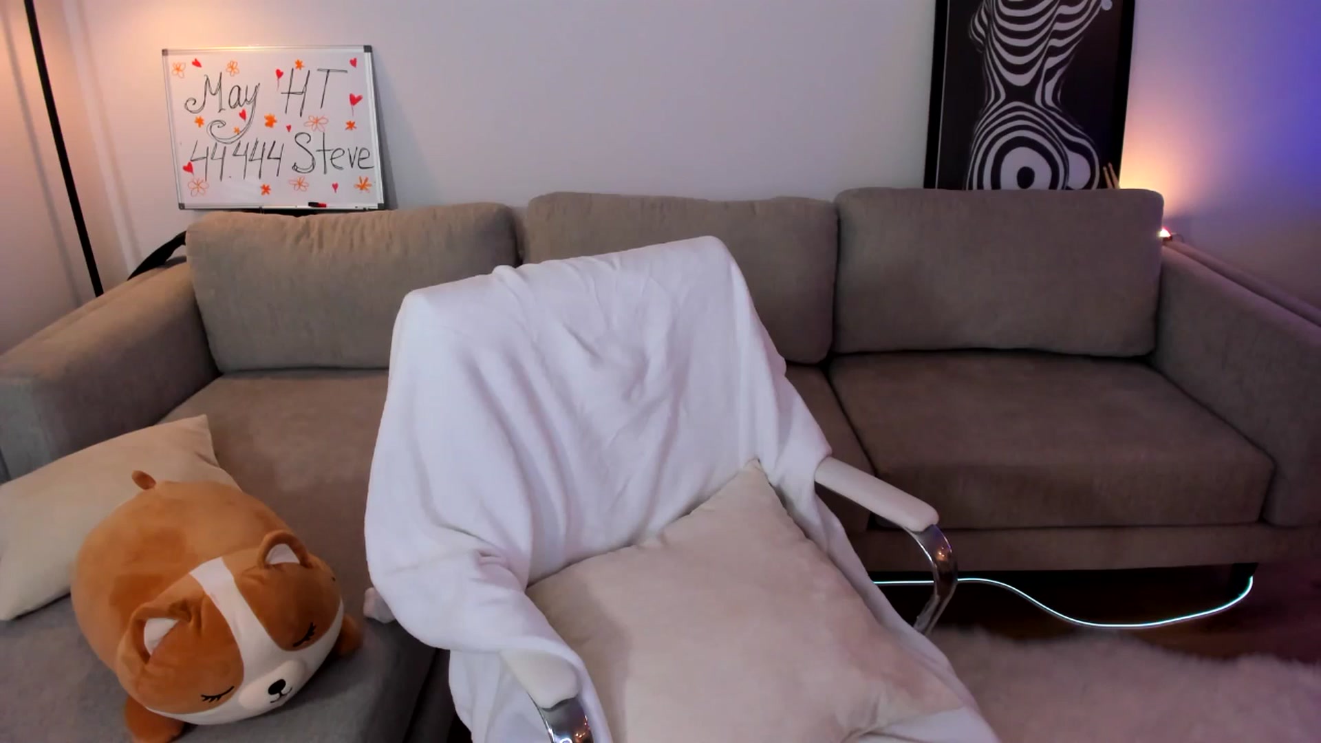 Gallery image thumbnail from Just_Vi's myfreecams stream on, 05/28/2025, 08:13 image 14 of 20