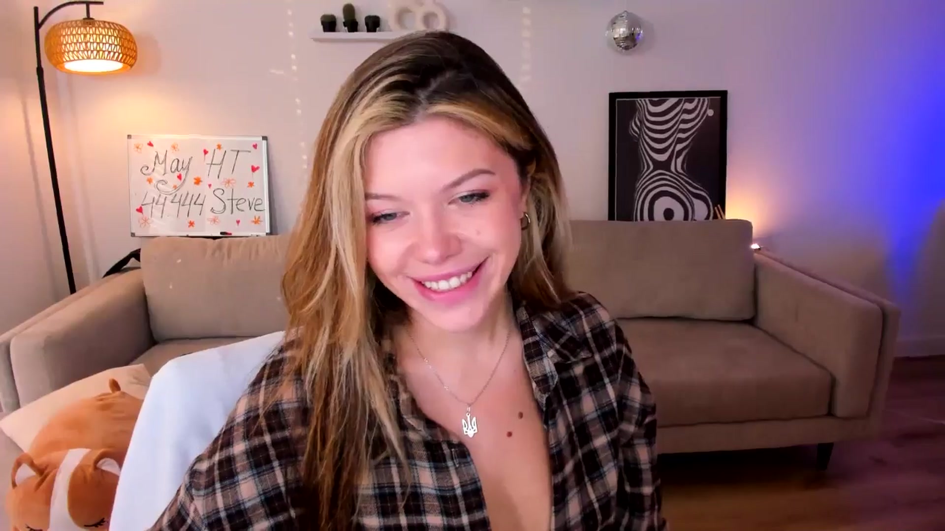Gallery image thumbnail from Just_Vi's myfreecams stream on, 05/29/2025, 05:00 image 4 of 20