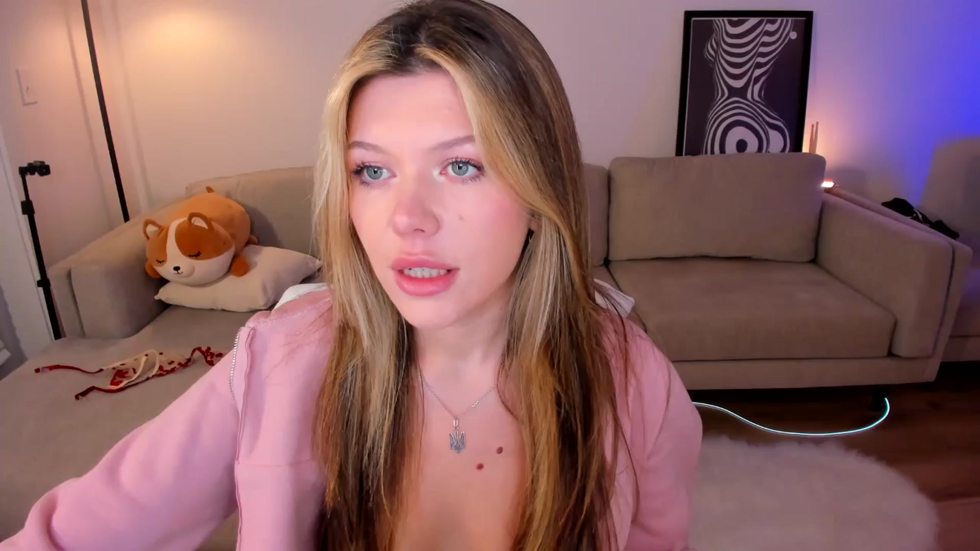 Gallery image thumbnail from Just_Vi's myfreecams stream on, 06/19/2025, 07:07 image 1 of 20