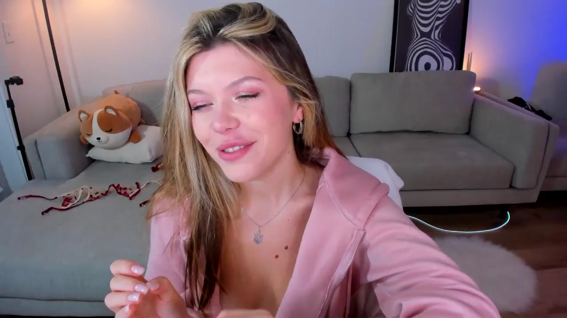 Gallery image thumbnail from Just_Vi's myfreecams stream on, 06/19/2025, 07:07 image 7 of 20