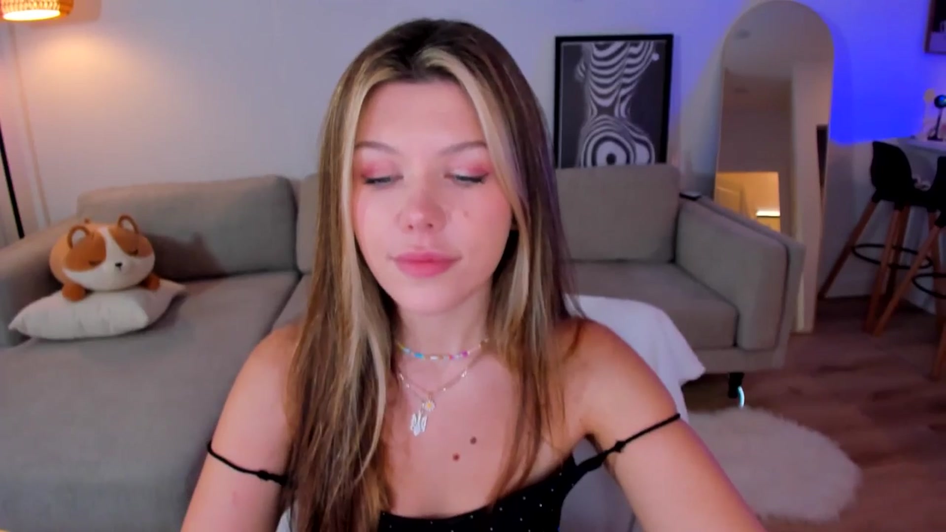 Gallery image thumbnail from Just_Vi's myfreecams stream on, 06/22/2025, 04:49 image 4 of 20