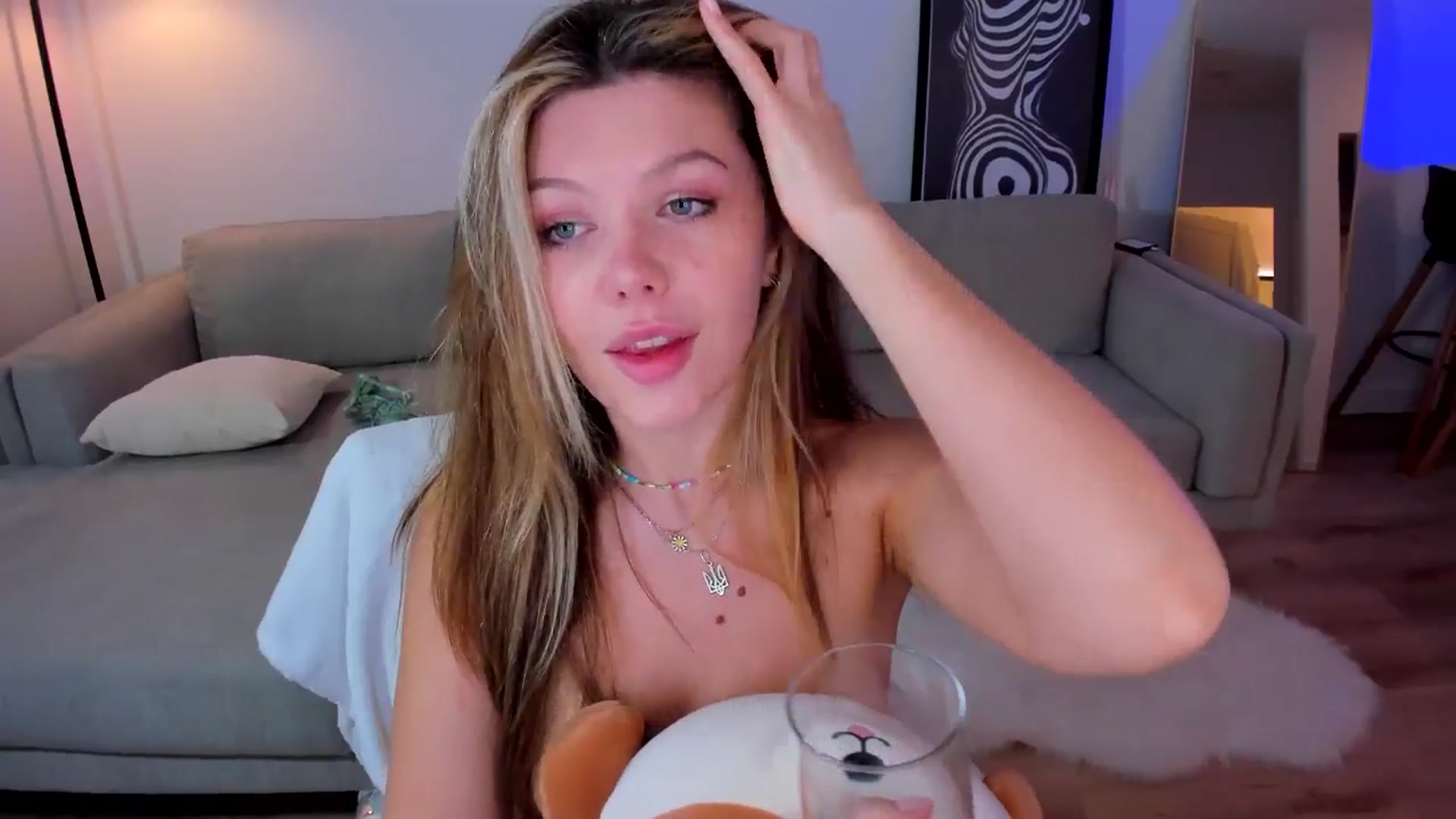 Gallery image thumbnail from Just_Vi's myfreecams stream on, 06/22/2025, 07:25 image 8 of 20