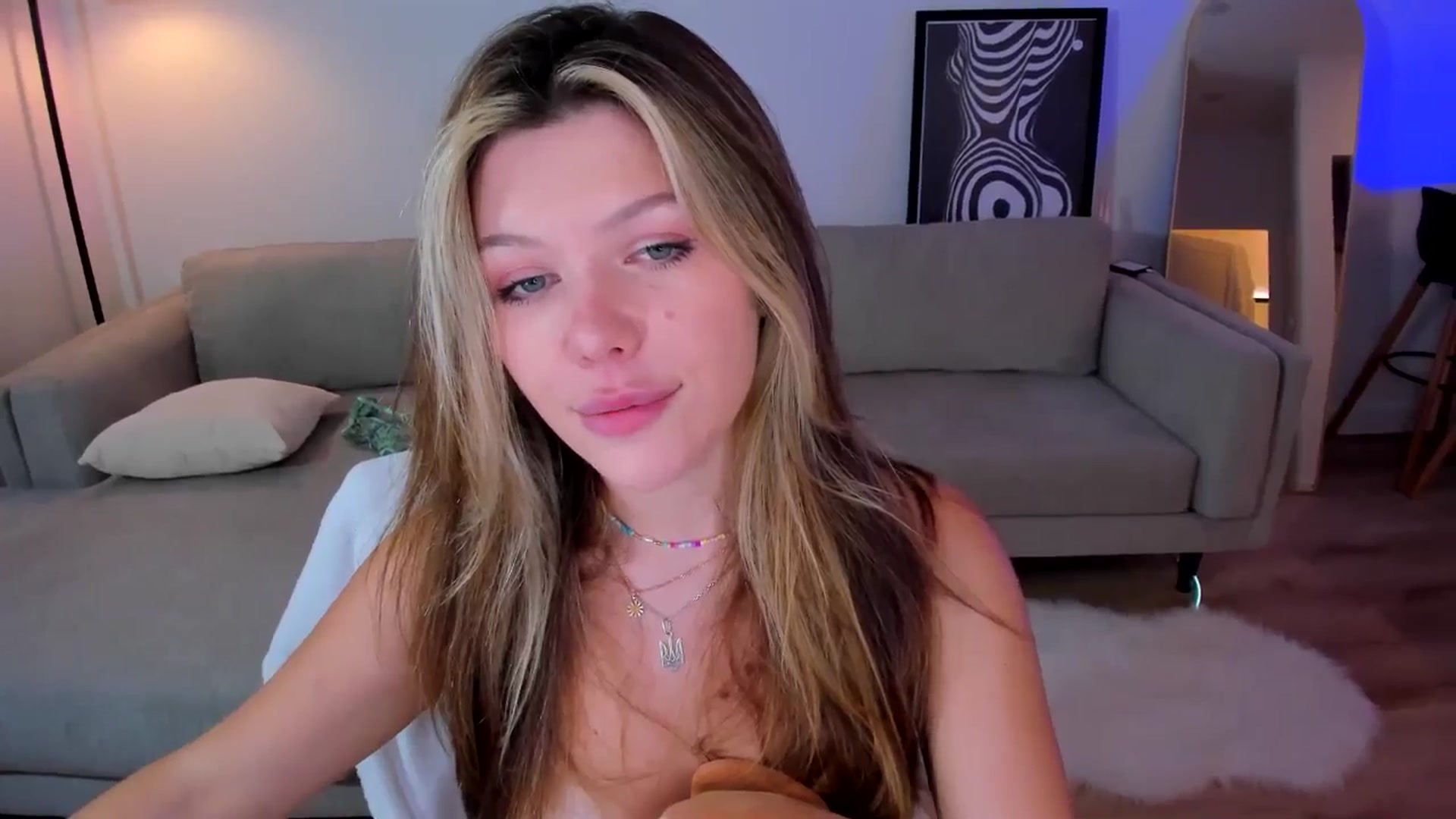 Gallery image thumbnail from Just_Vi's myfreecams stream on, 06/22/2025, 07:25 image 16 of 20