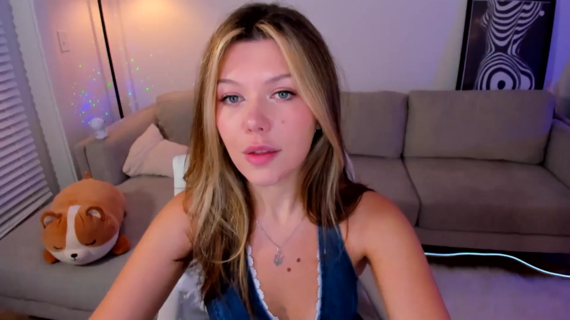Gallery image thumbnail from Just_Vi's myfreecams stream on, 06/28/2025, 04:23 image 13 of 20