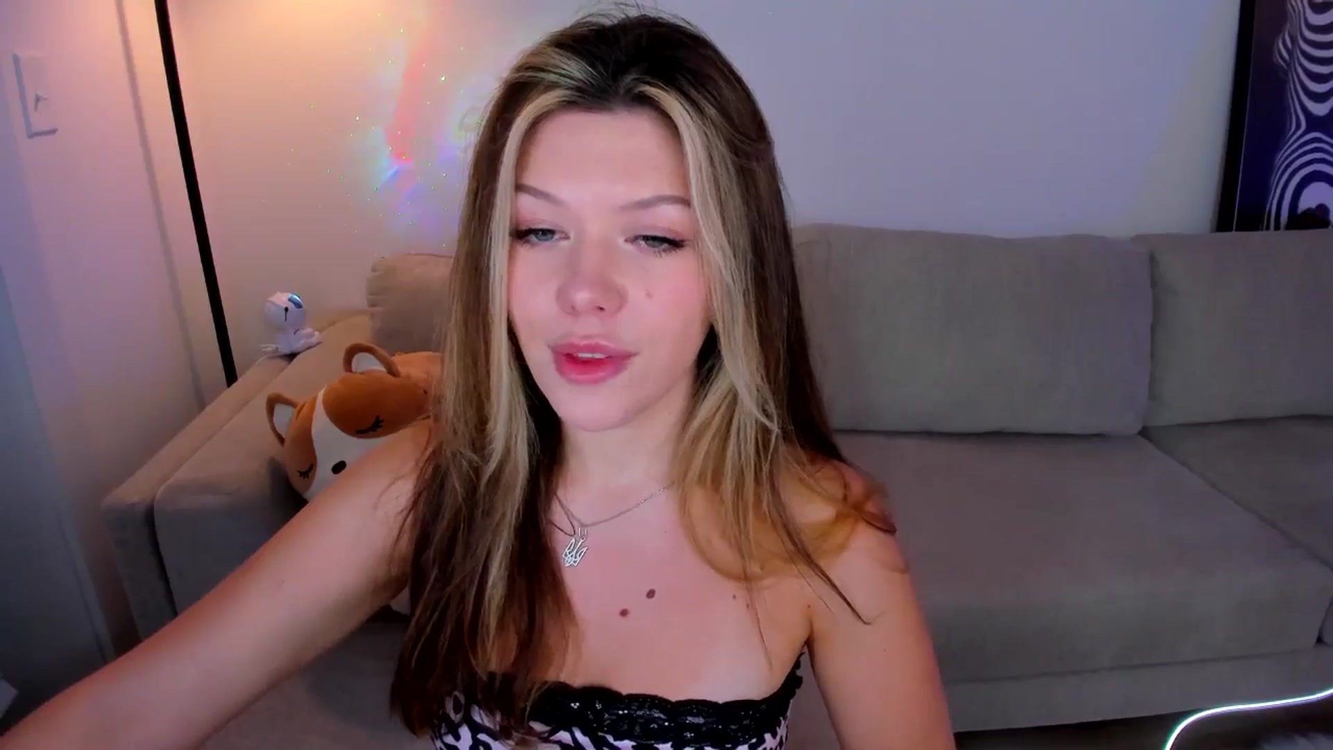Gallery image thumbnail from Just_Vi's myfreecams stream on, 06/29/2025, 03:16 image 18 of 20