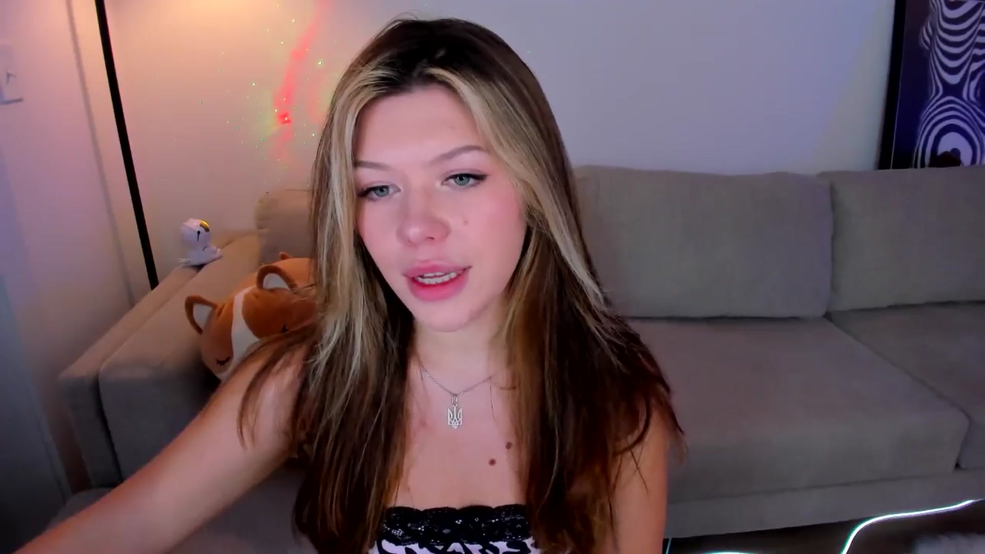 Gallery image thumbnail from Just_Vi's myfreecams stream on, 06/29/2025, 03:16 image 14 of 20