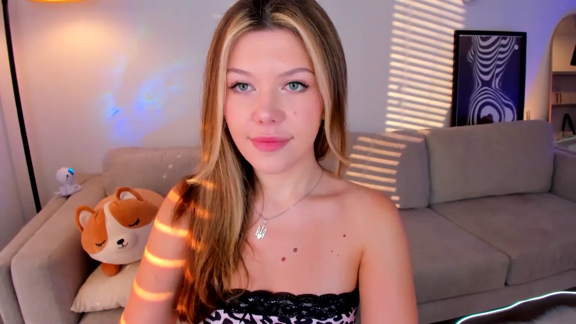 Gallery image thumbnail from Just_Vi's myfreecams stream on, 06/29/2025, 03:16 image 3 of 20