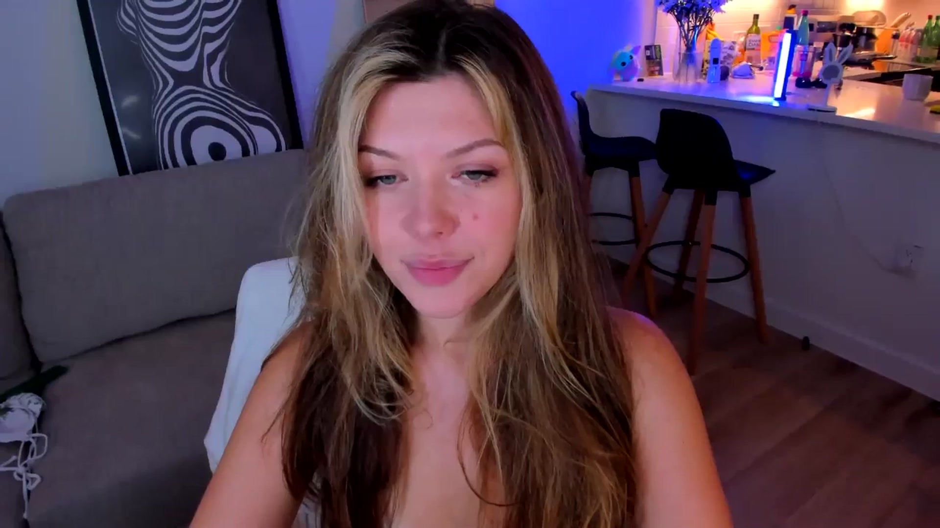 Gallery image thumbnail from Just_Vi's myfreecams stream on, 07/10/2025, 08:32 image 17 of 20
