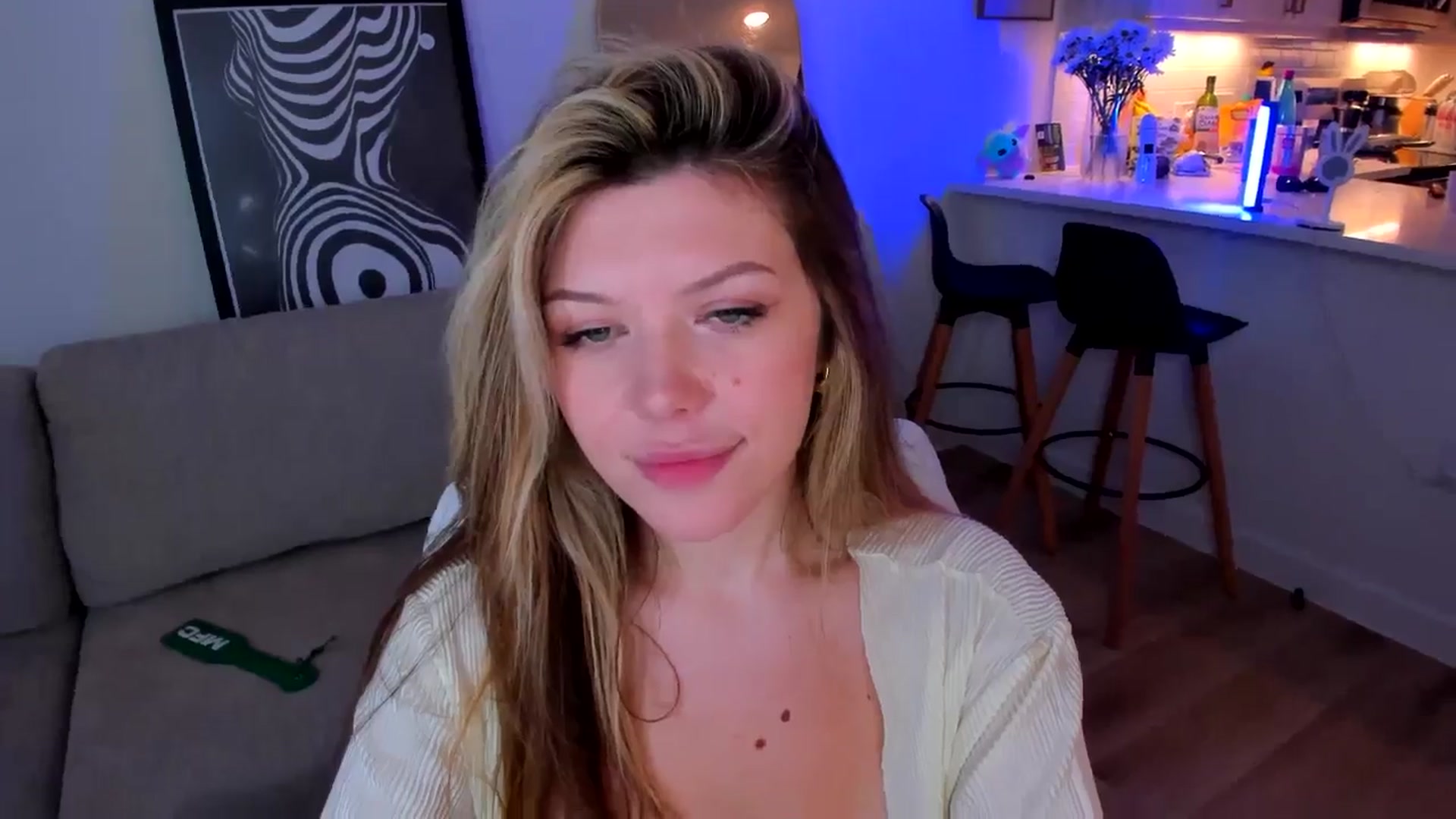 Gallery image thumbnail from Just_Vi's myfreecams stream on, 07/10/2025, 08:32 image 5 of 20