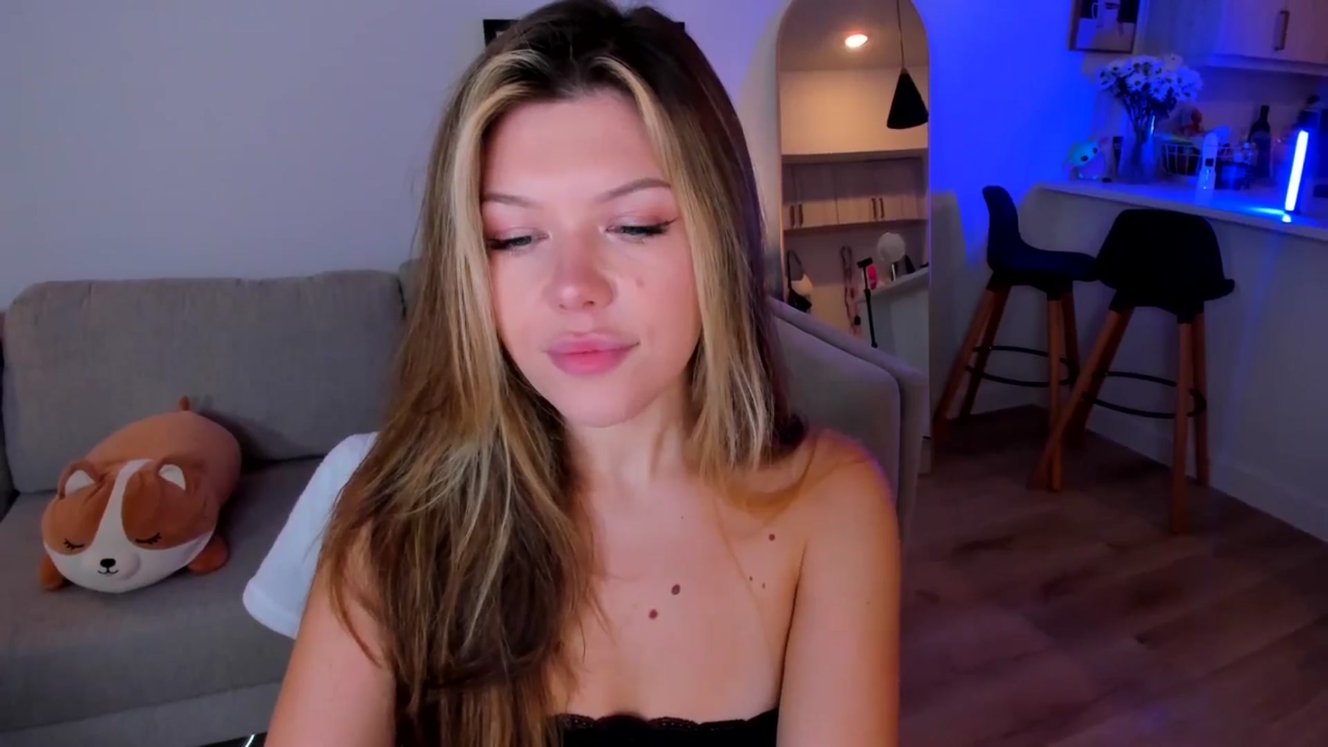 Gallery image thumbnail from Just_Vi's myfreecams stream on, 07/12/2025, 06:19 image 6 of 20