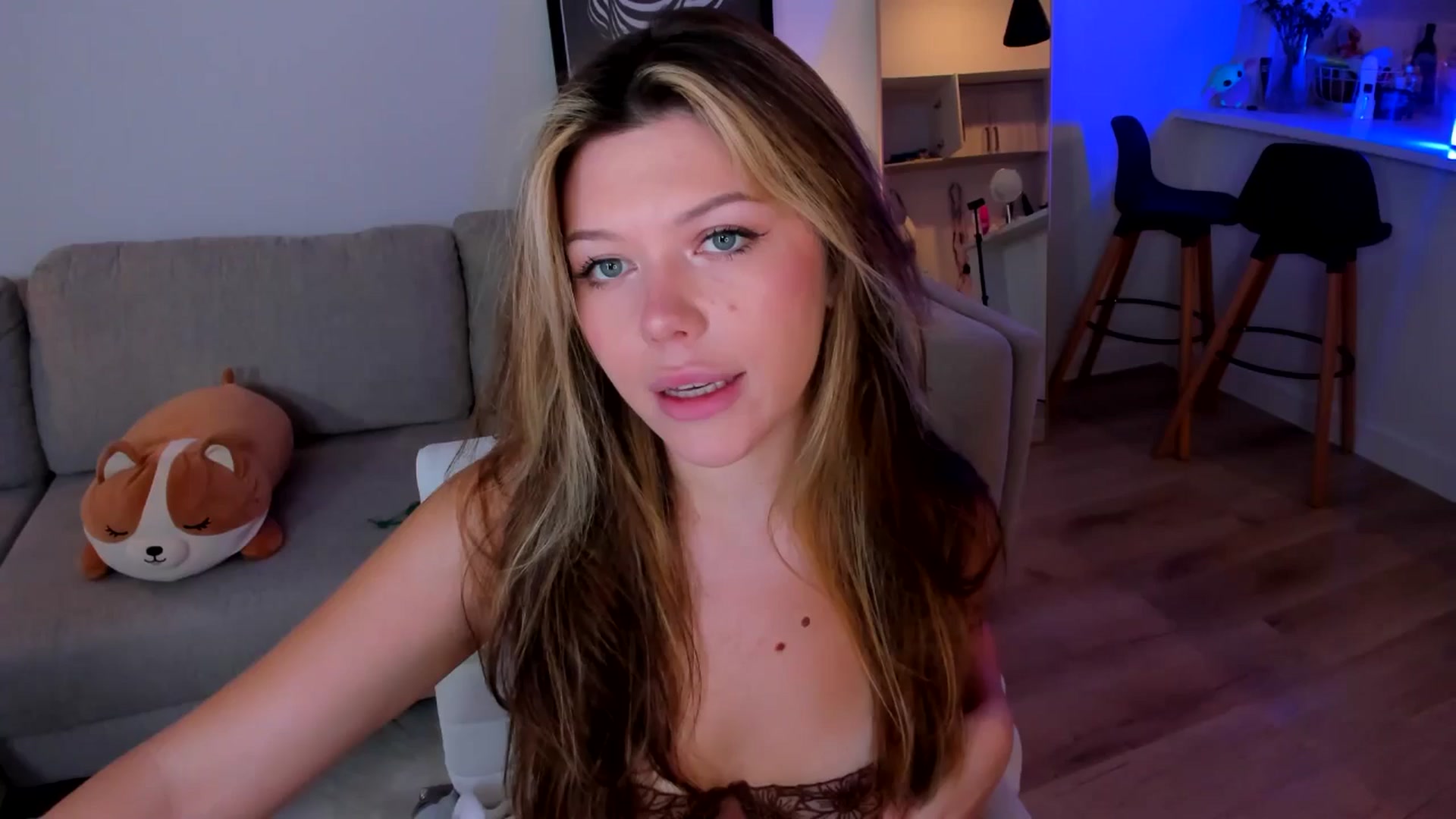 Gallery image thumbnail from Just_Vi's myfreecams stream on, 07/12/2025, 06:19 image 17 of 20