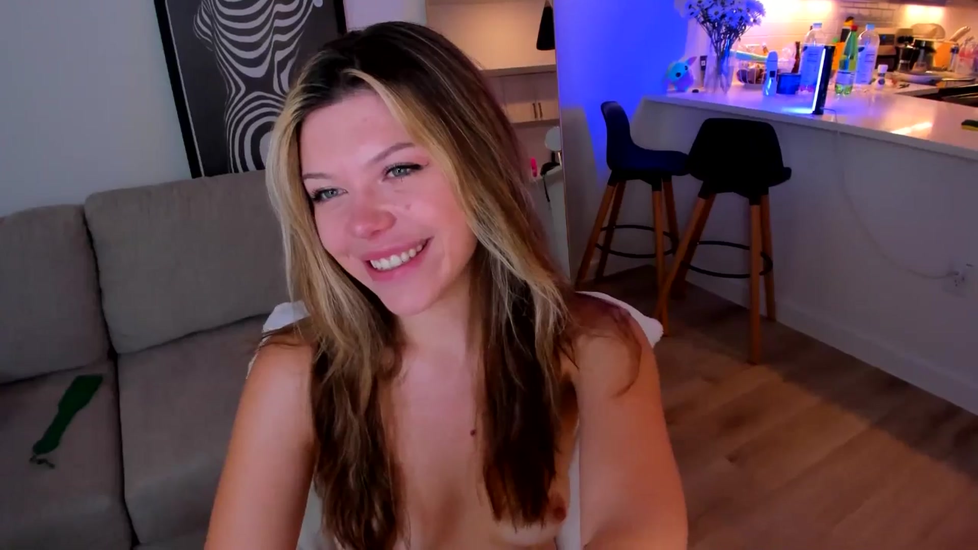 Gallery image thumbnail from Just_Vi's myfreecams stream on, 07/13/2025, 06:06 image 15 of 20