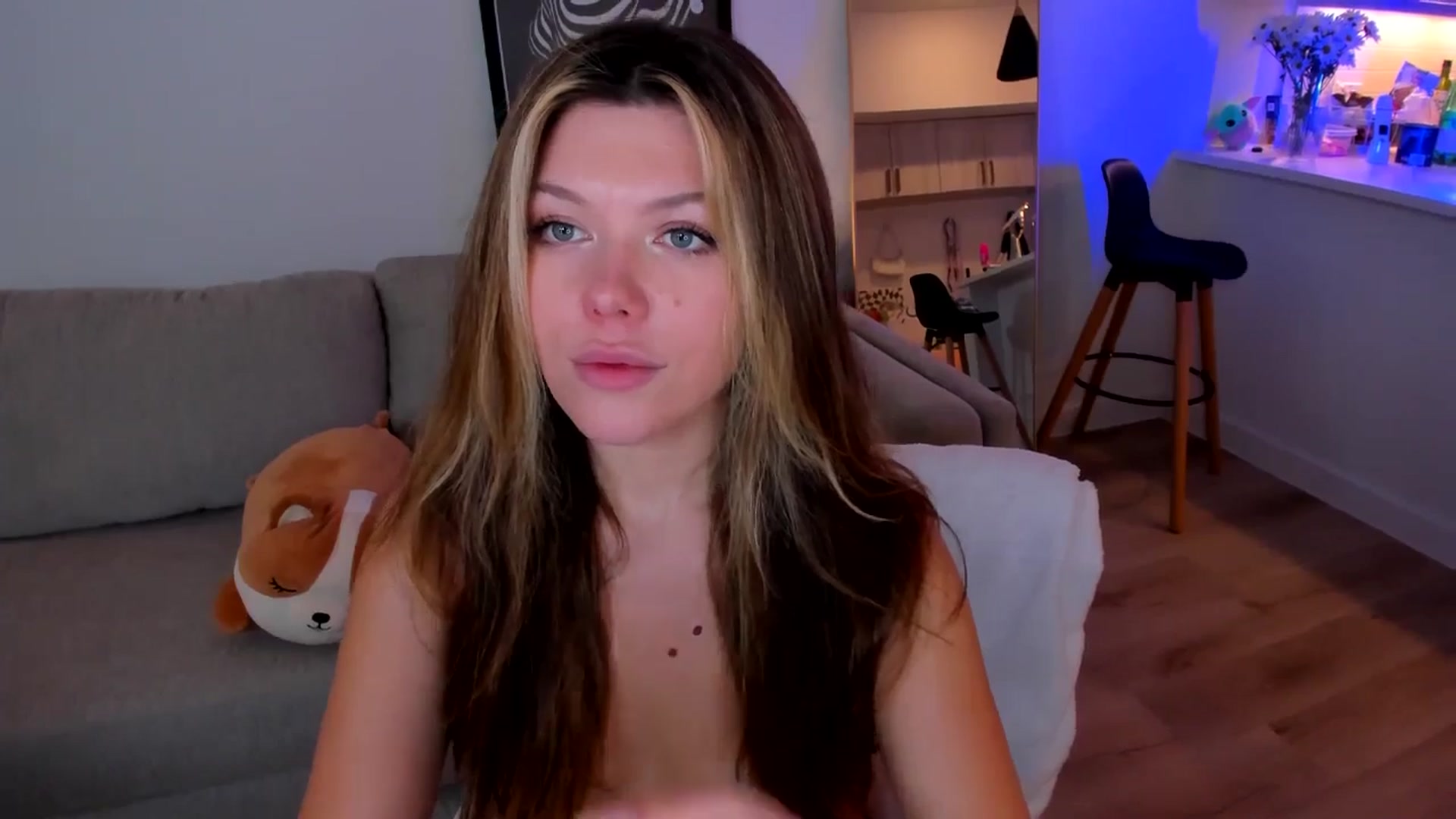Gallery image thumbnail from Just_Vi's myfreecams stream on, 07/15/2025, 05:16 image 16 of 20