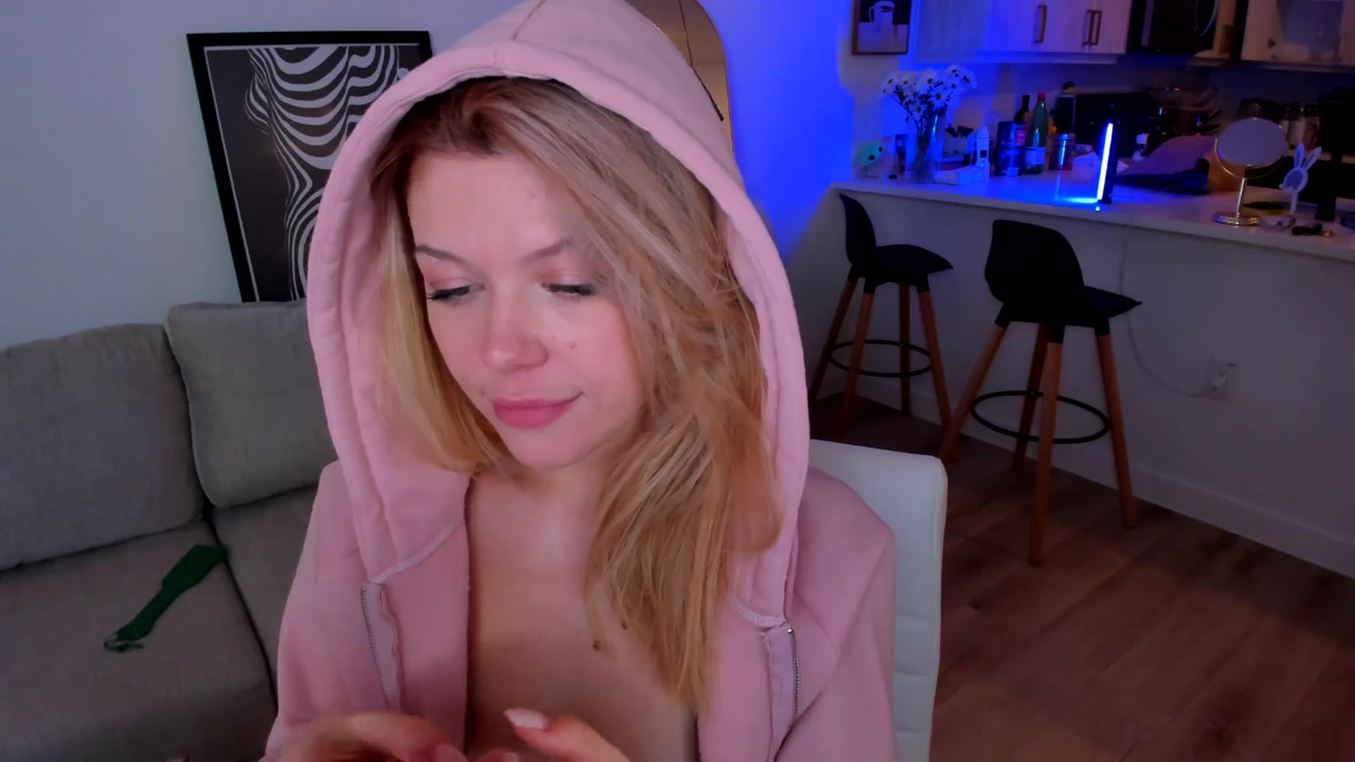 Gallery image thumbnail from Just_Vi's myfreecams stream on, 07/17/2025, 06:09 image 11 of 20