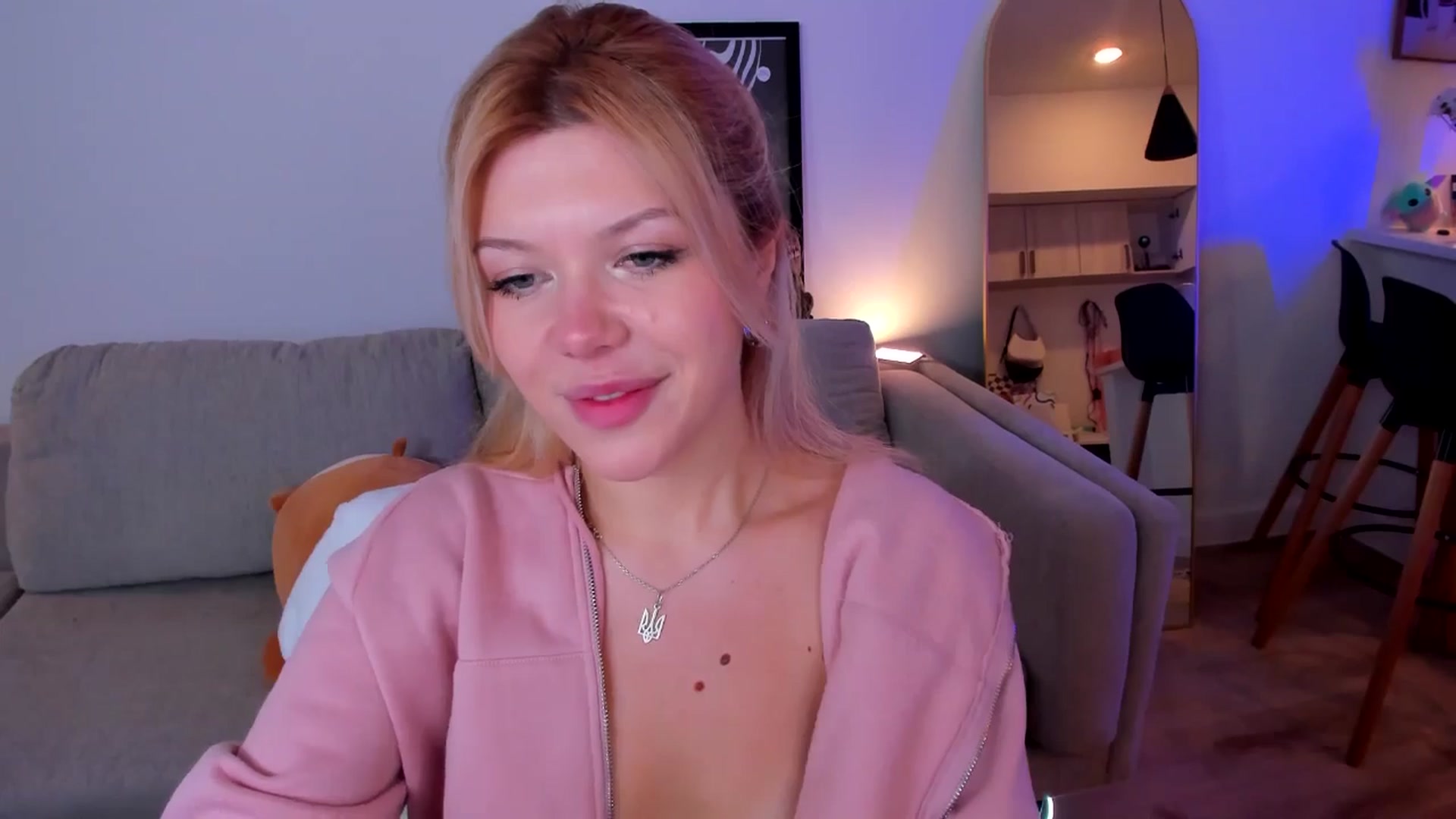 Gallery image thumbnail from Just_Vi's myfreecams stream on, 07/19/2025, 06:59 image 12 of 20