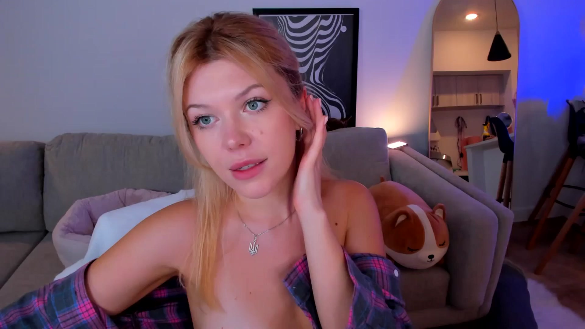 Gallery image thumbnail from Just_Vi's myfreecams stream on, 07/20/2025, 08:58 image 9 of 20