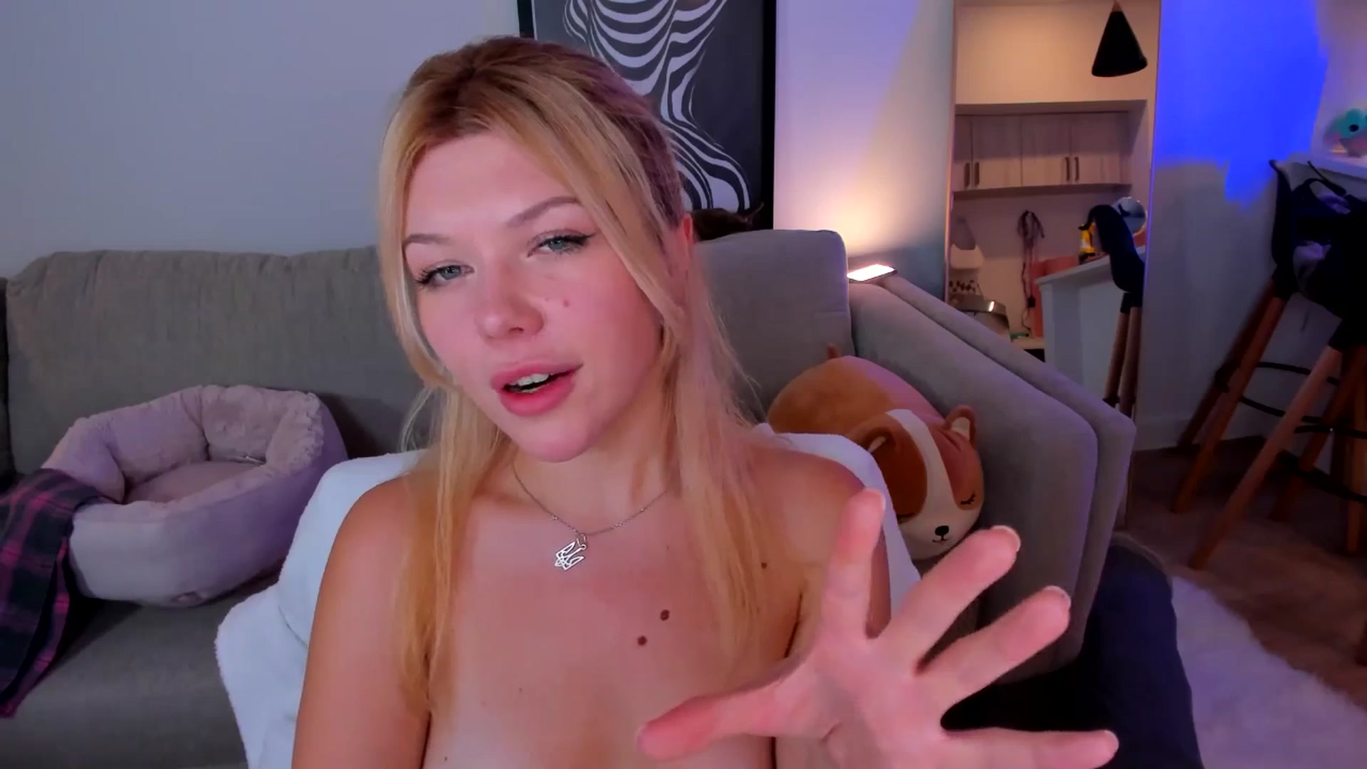 Gallery image thumbnail from Just_Vi's myfreecams stream on, 07/20/2025, 08:58 image 18 of 20