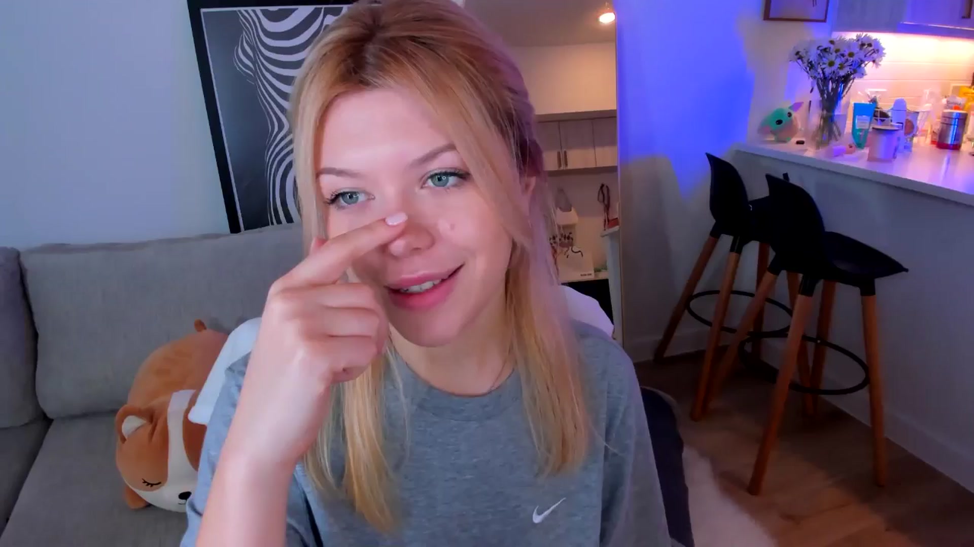 Gallery image thumbnail from Just_Vi's myfreecams stream on, 07/21/2025, 03:01 image 18 of 20