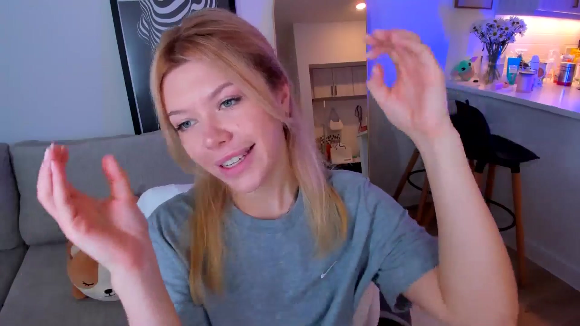 Gallery image thumbnail from Just_Vi's myfreecams stream on, 07/21/2025, 03:01 image 13 of 20