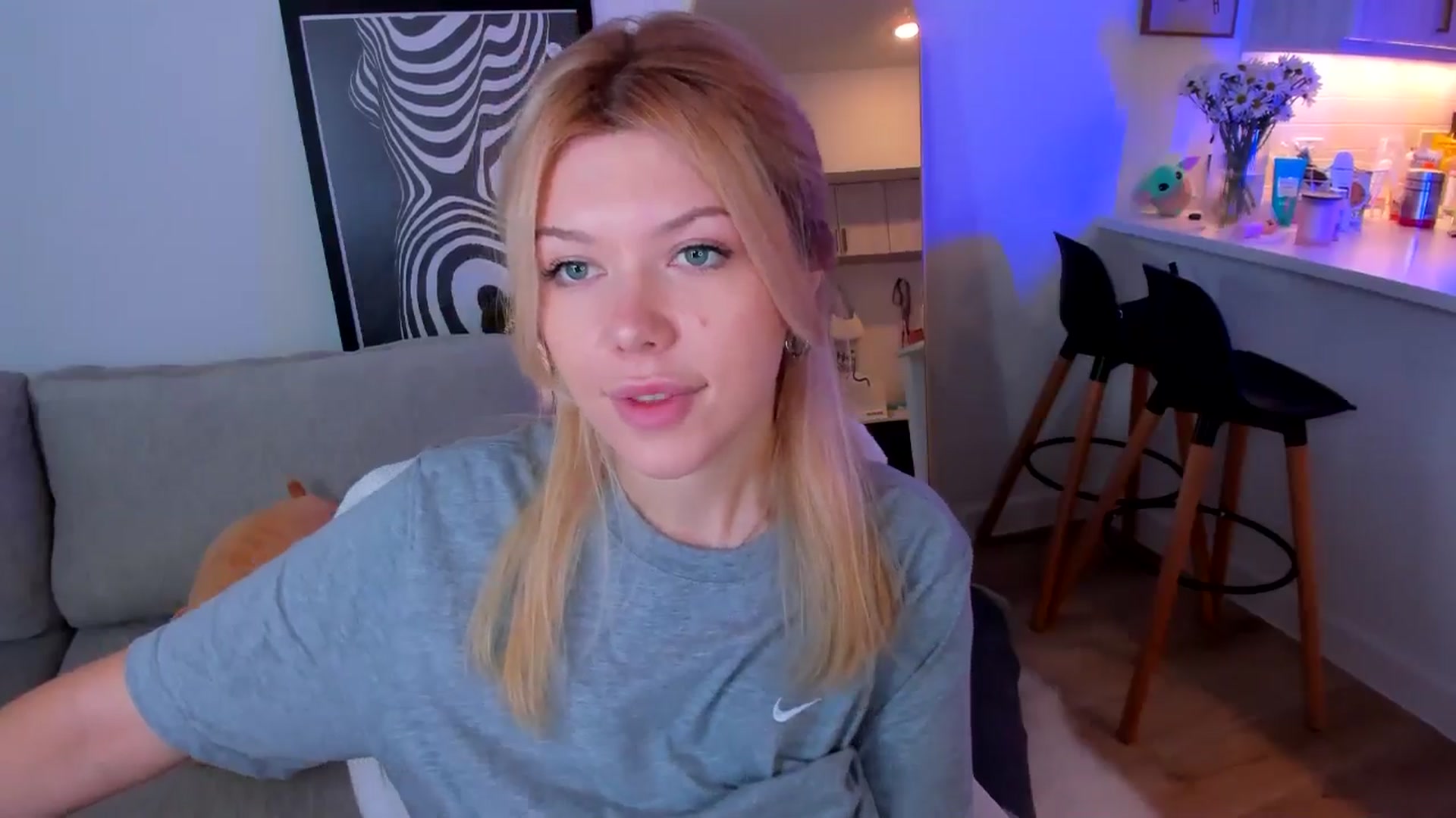 Gallery image thumbnail from Just_Vi's myfreecams stream on, 07/21/2025, 03:01 image 19 of 20