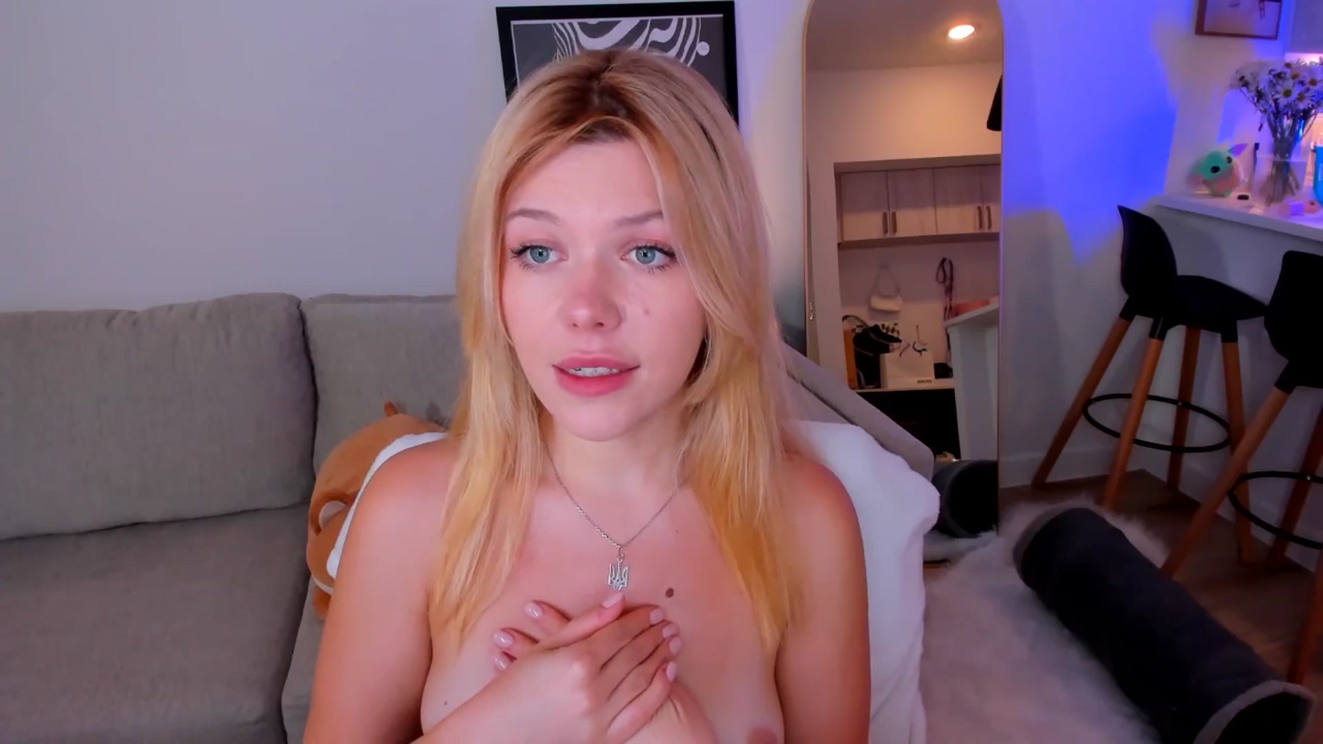 Gallery image thumbnail from Just_Vi's myfreecams stream on, 07/22/2025, 06:23 image 11 of 20