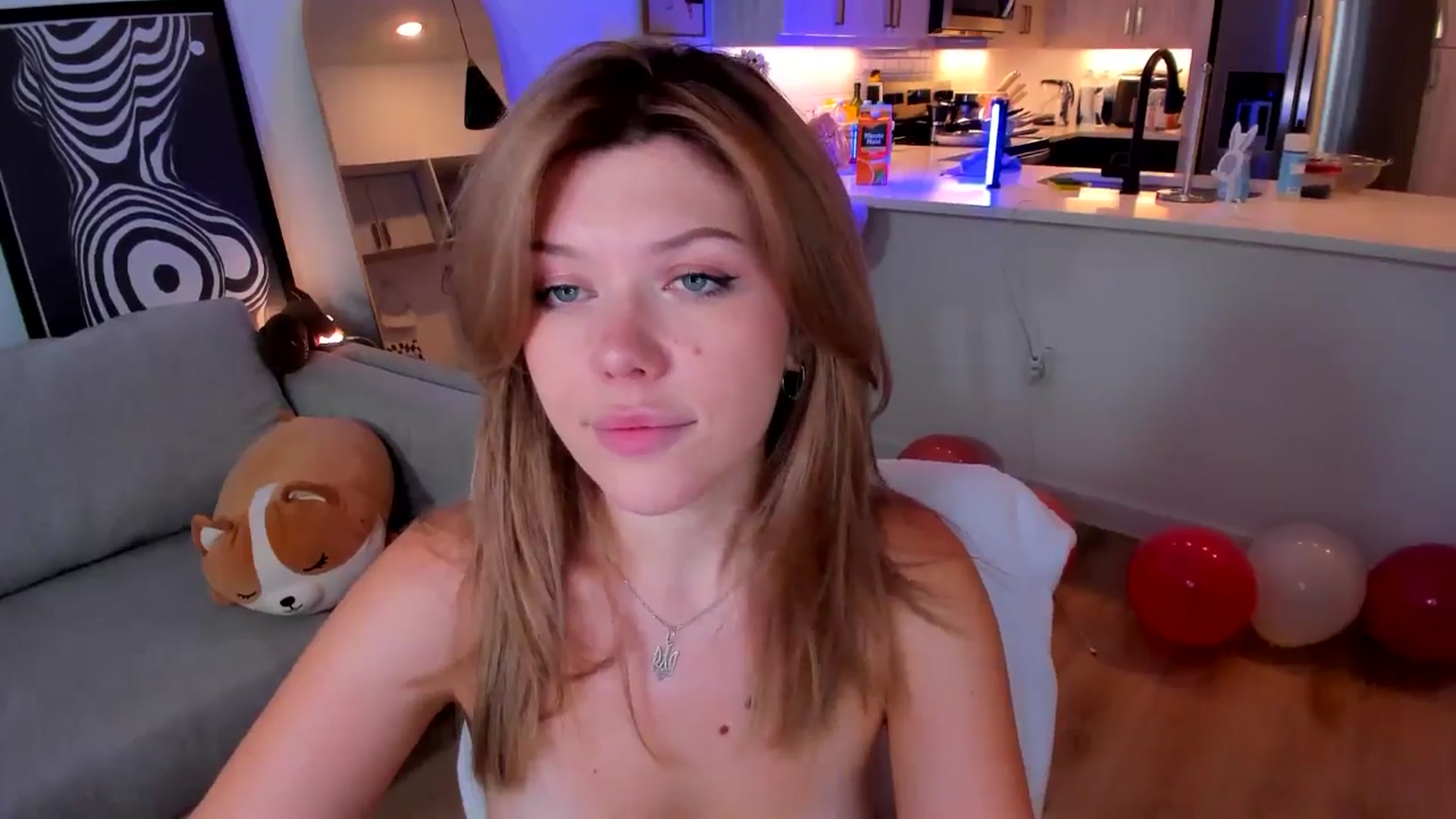 Gallery image thumbnail from Just_Vi's myfreecams stream on, 07/23/2025, 08:06 image 16 of 20