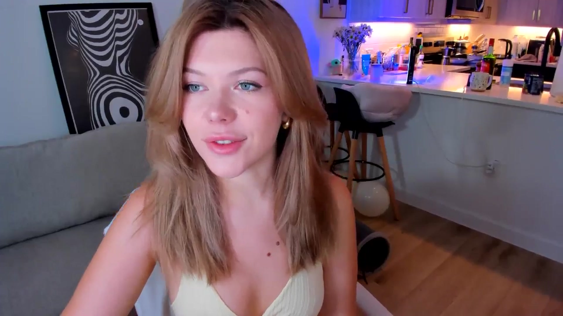 Gallery image thumbnail from Just_Vi's myfreecams stream on, 07/24/2025, 05:18 image 3 of 20