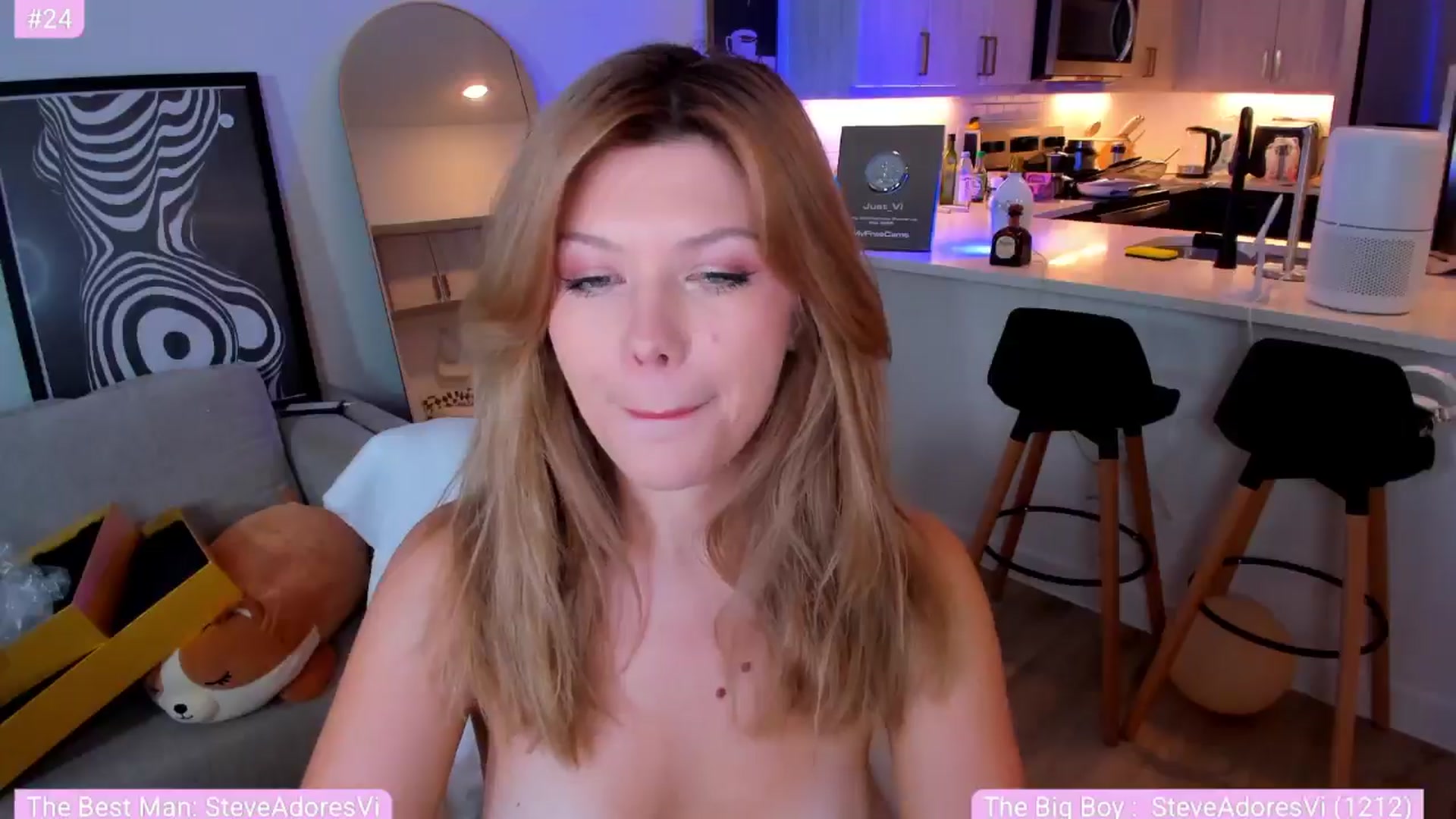 Gallery image thumbnail from Just_Vi's myfreecams stream on, 07/26/2025, 08:37 image 11 of 20