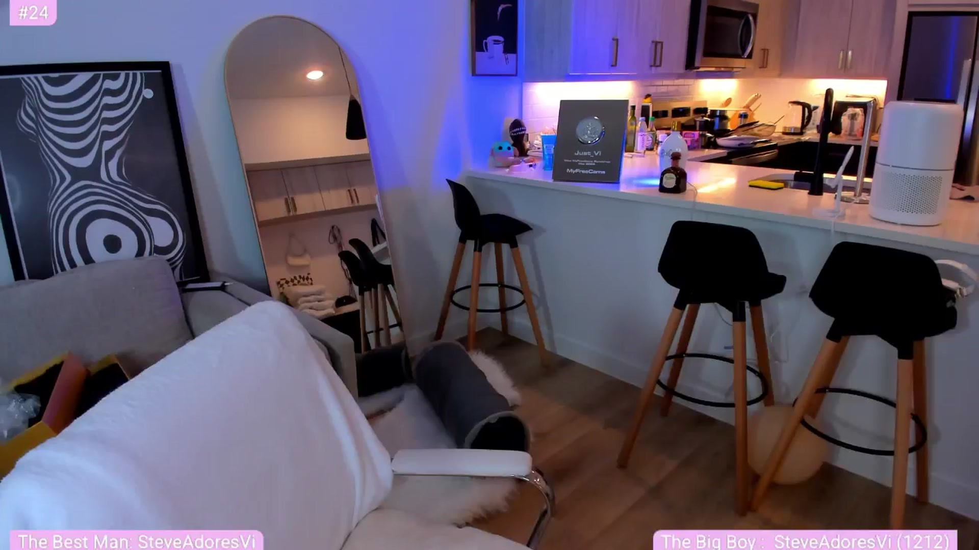 Gallery image thumbnail from Just_Vi's myfreecams stream on, 07/26/2025, 08:37 image 10 of 20