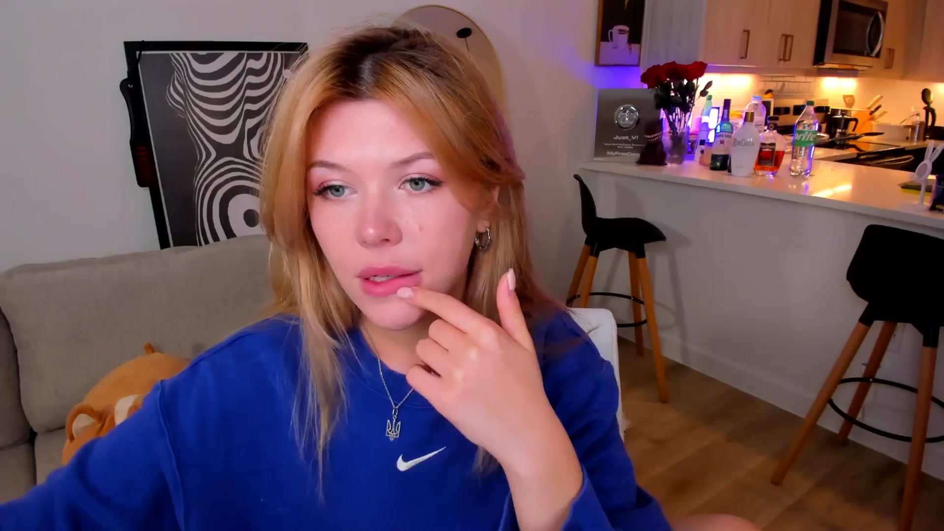 Gallery image thumbnail from Just_Vi's myfreecams stream on, 08/14/2025, 06:37 image 5 of 20
