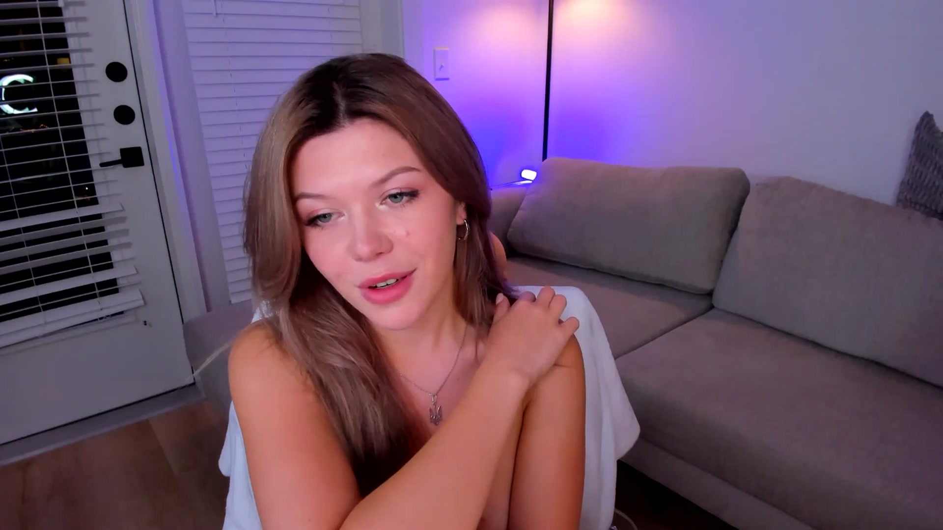 Gallery image thumbnail from Just_Vi's myfreecams stream on, 08/15/2025, 06:10 image 12 of 20