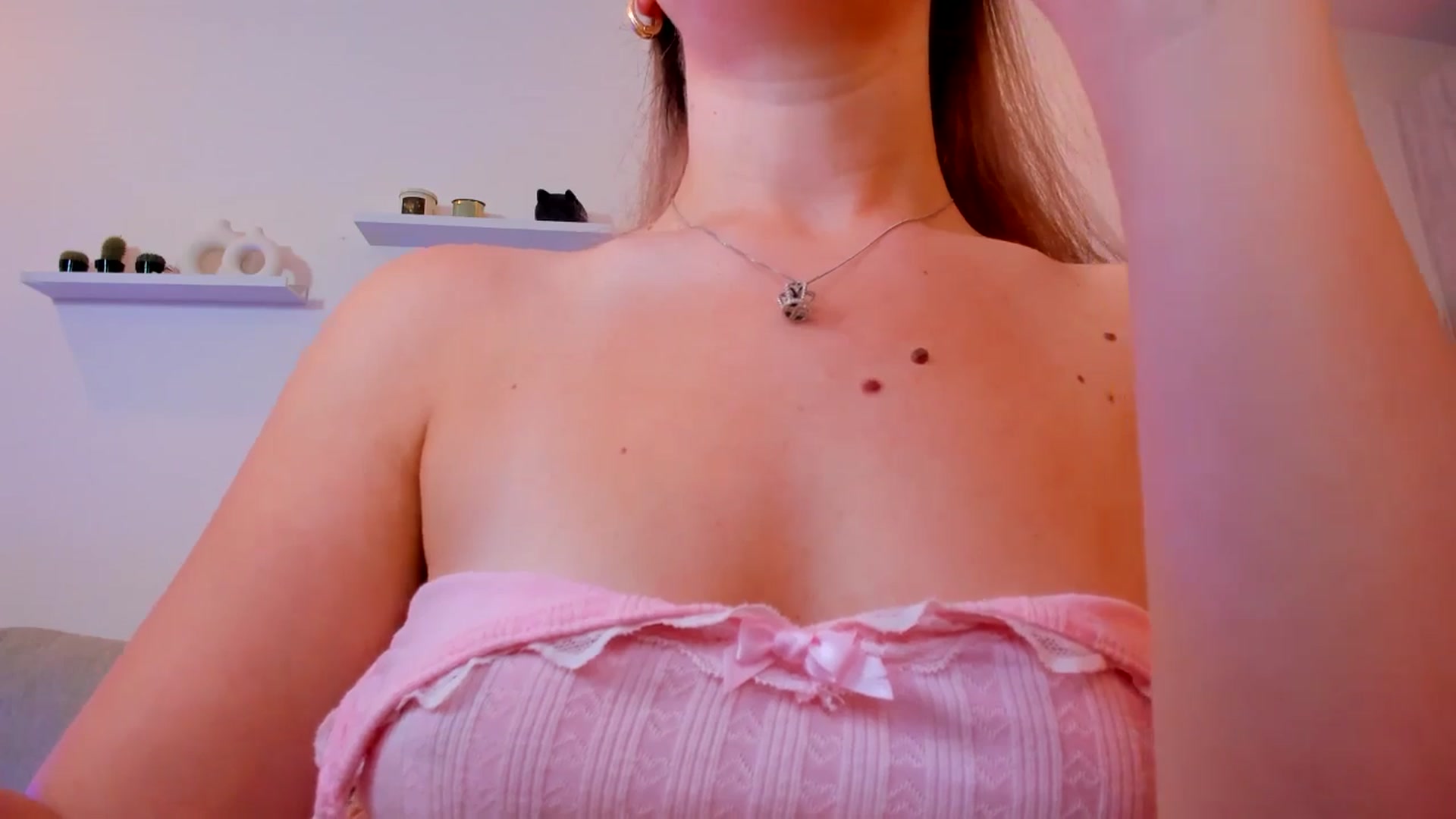 Gallery image thumbnail from Just_Vi's myfreecams stream on, 08/17/2025, 06:21 image 8 of 20