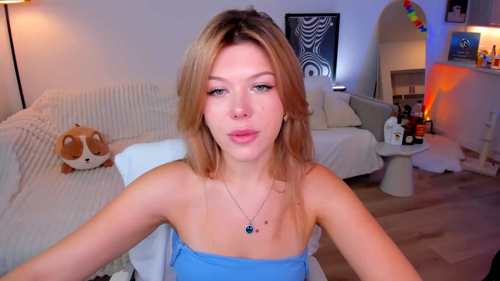 Gallery image thumbnail from Just_Vi's myfreecams stream on, 08/31/2025, 01:27 image 15 of 20