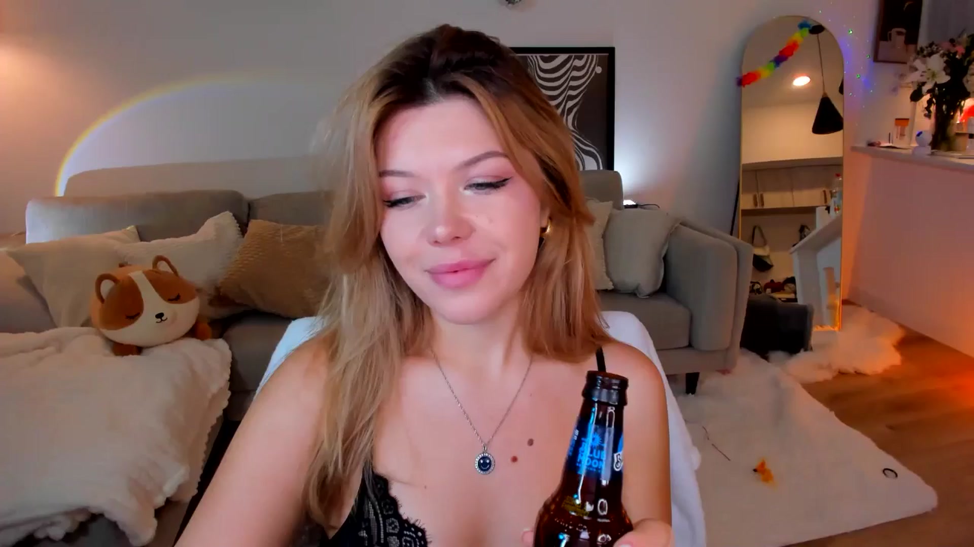 Gallery image thumbnail from Just_Vi's myfreecams stream on, 09/11/2025, 04:08 image 3 of 20
