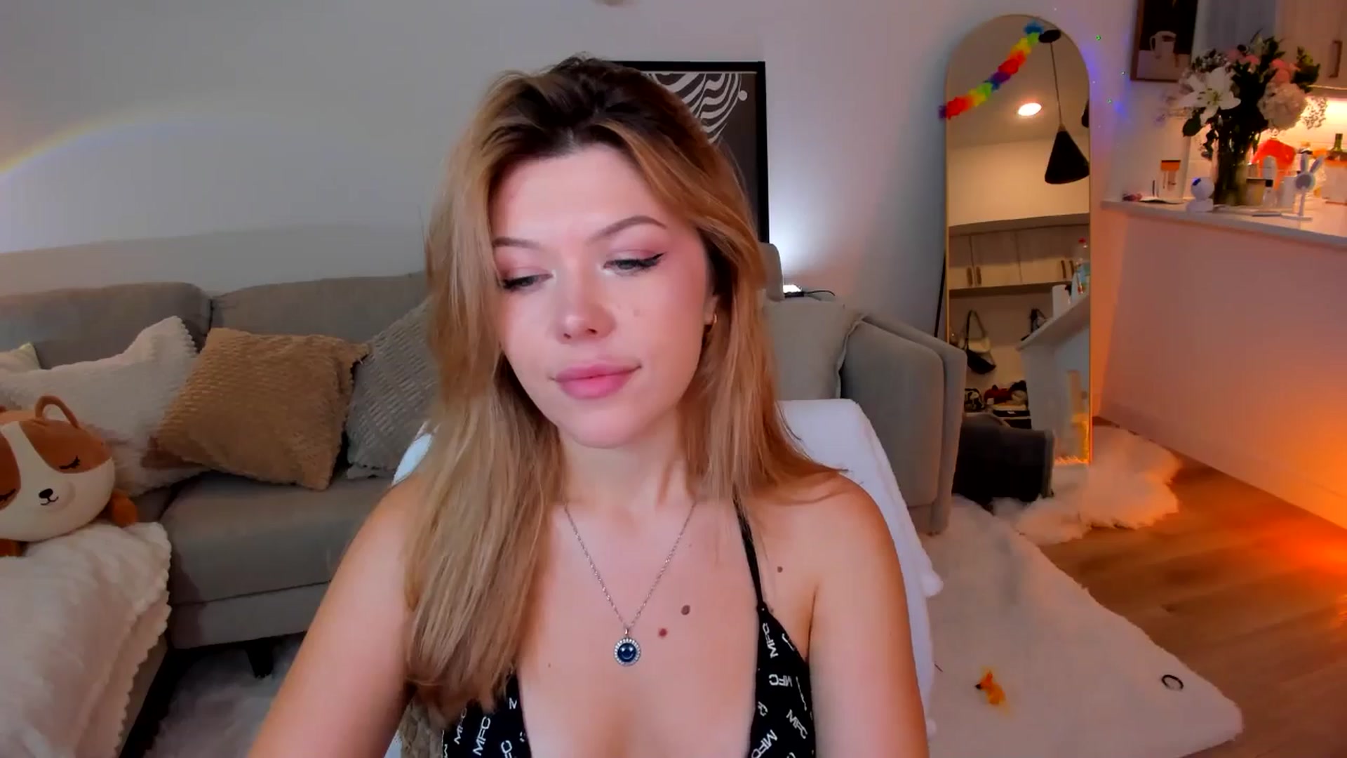 Gallery image thumbnail from Just_Vi's myfreecams stream on, 09/11/2025, 04:08 image 10 of 20