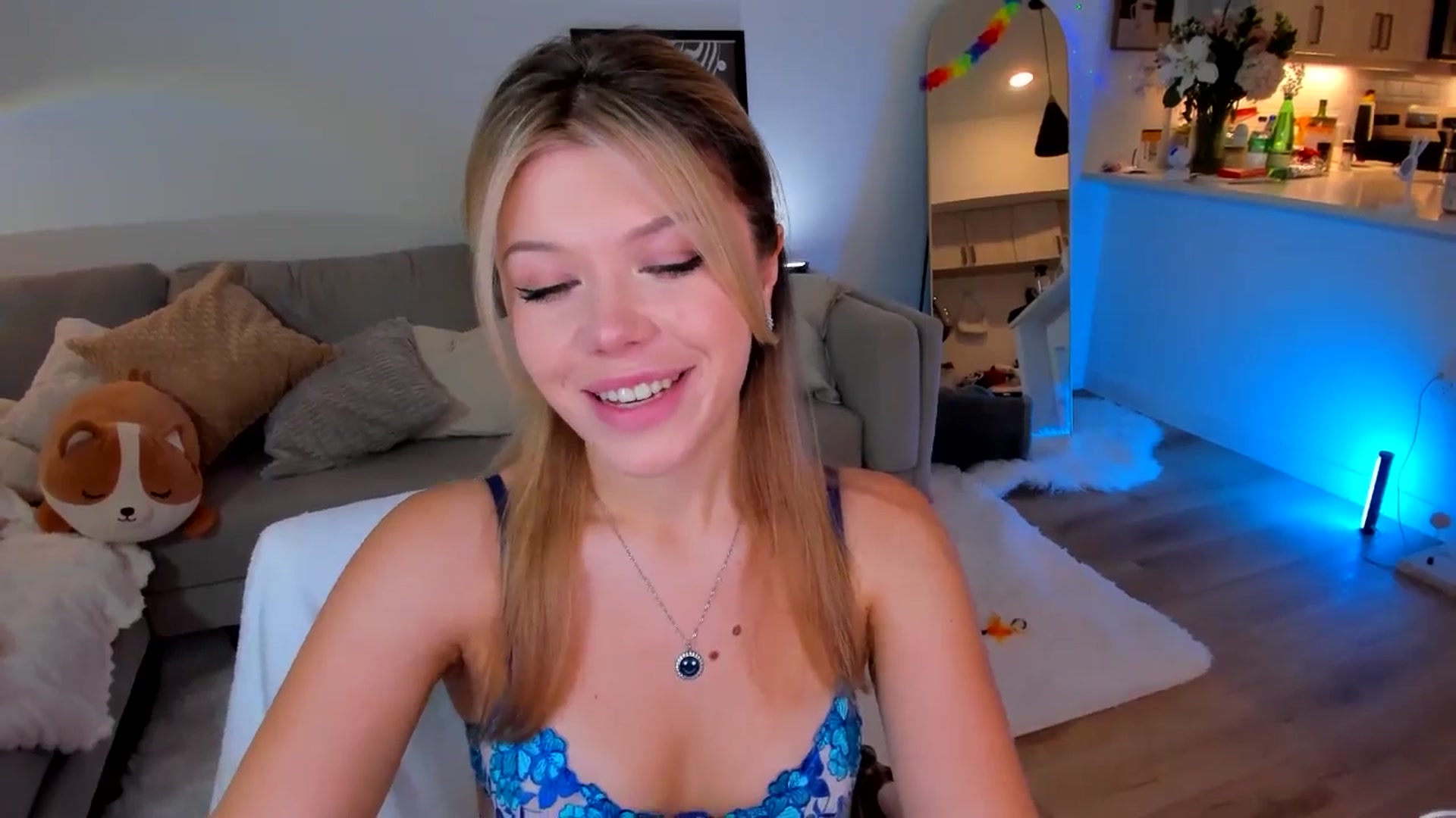 Gallery image thumbnail from Just_Vi's myfreecams stream on, 09/12/2025, 07:18 image 8 of 20