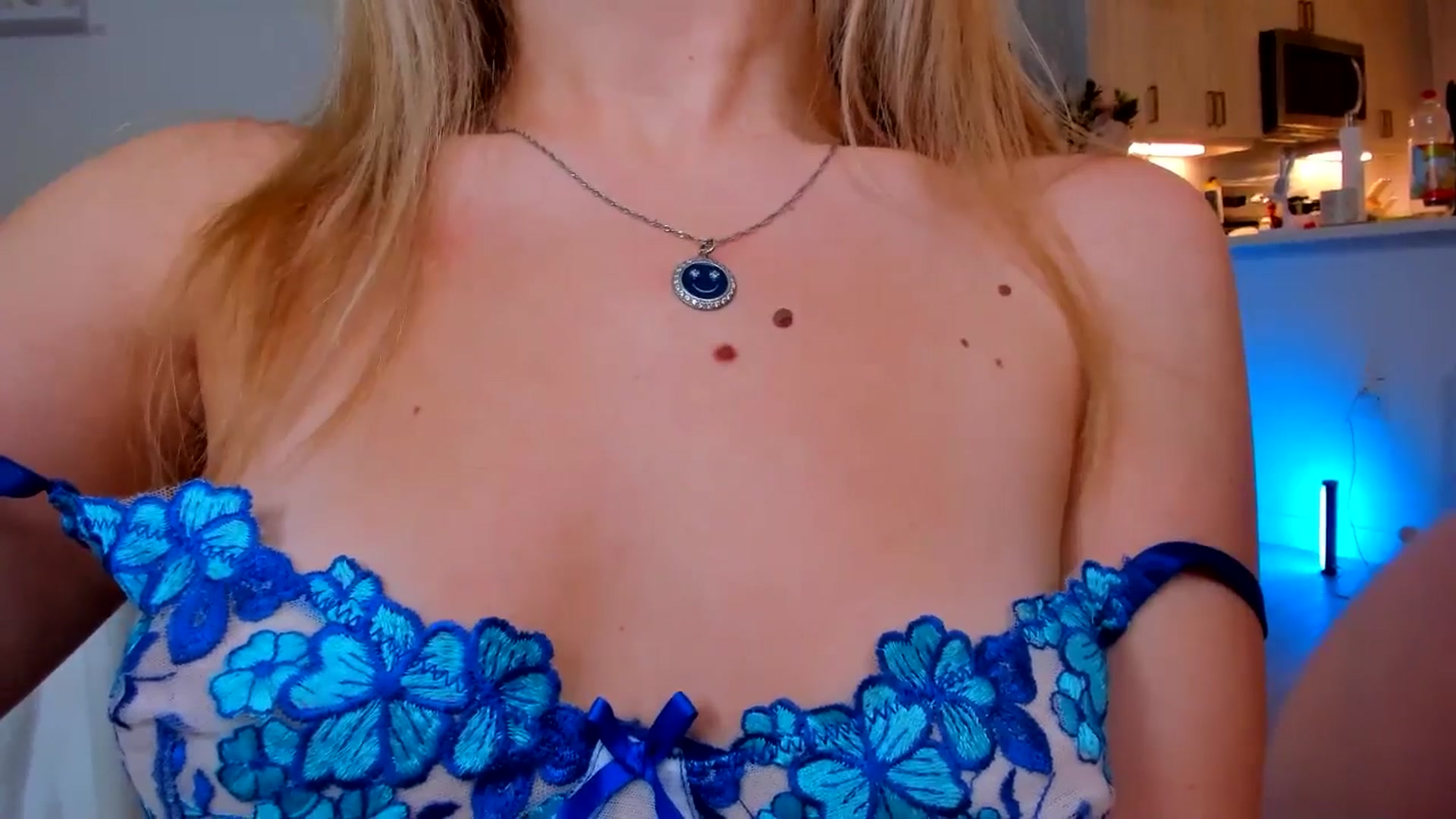 Gallery image thumbnail from Just_Vi's myfreecams stream on, 09/12/2025, 08:11 image 6 of 20