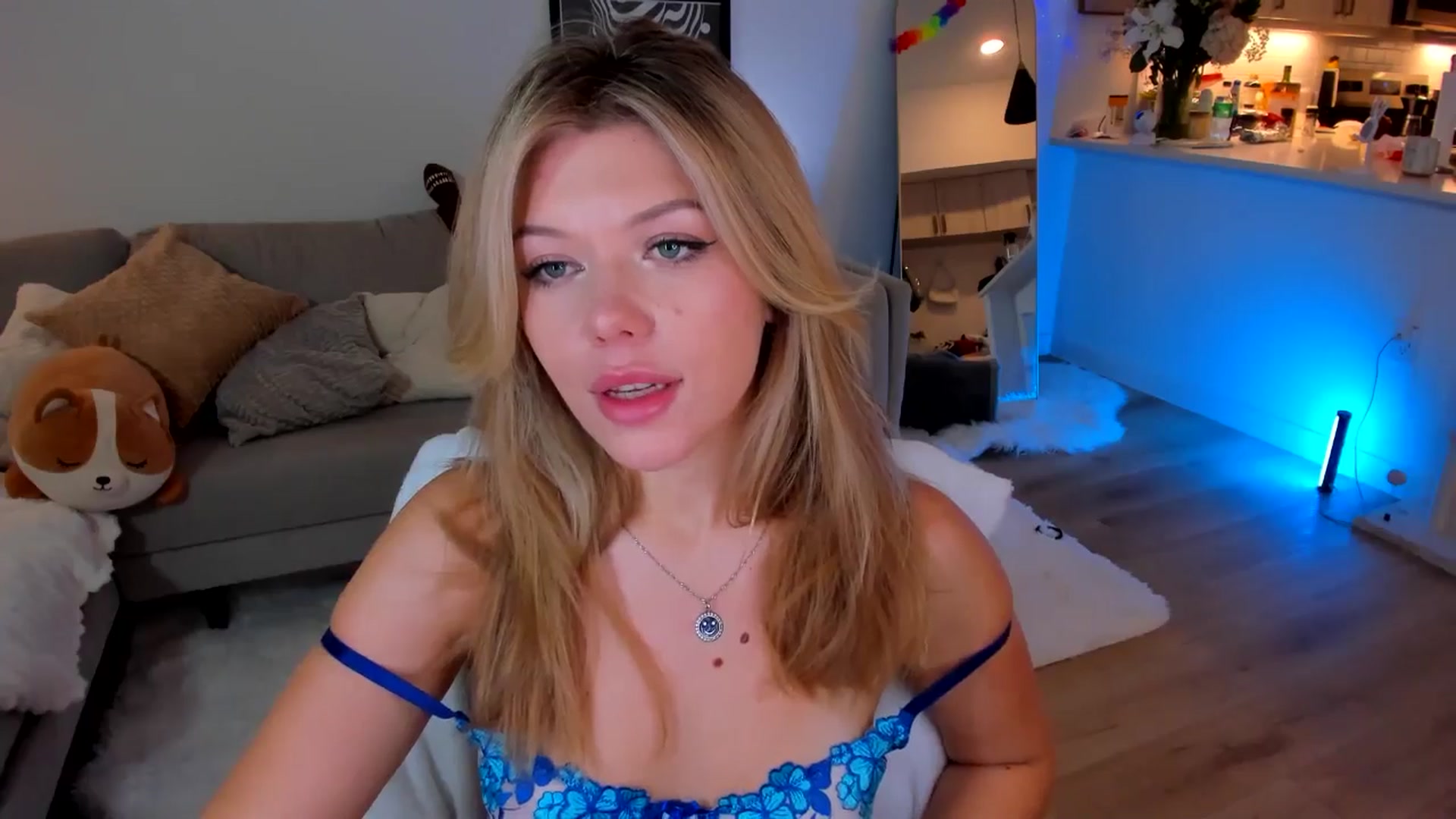 Gallery image thumbnail from Just_Vi's myfreecams stream on, 09/12/2025, 08:11 image 8 of 20