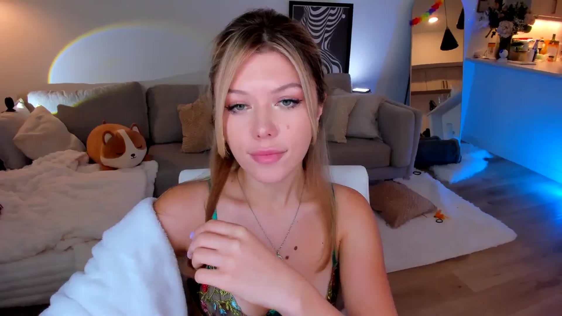 Gallery image thumbnail from Just_Vi's myfreecams stream on, 09/13/2025, 07:40 image 8 of 20