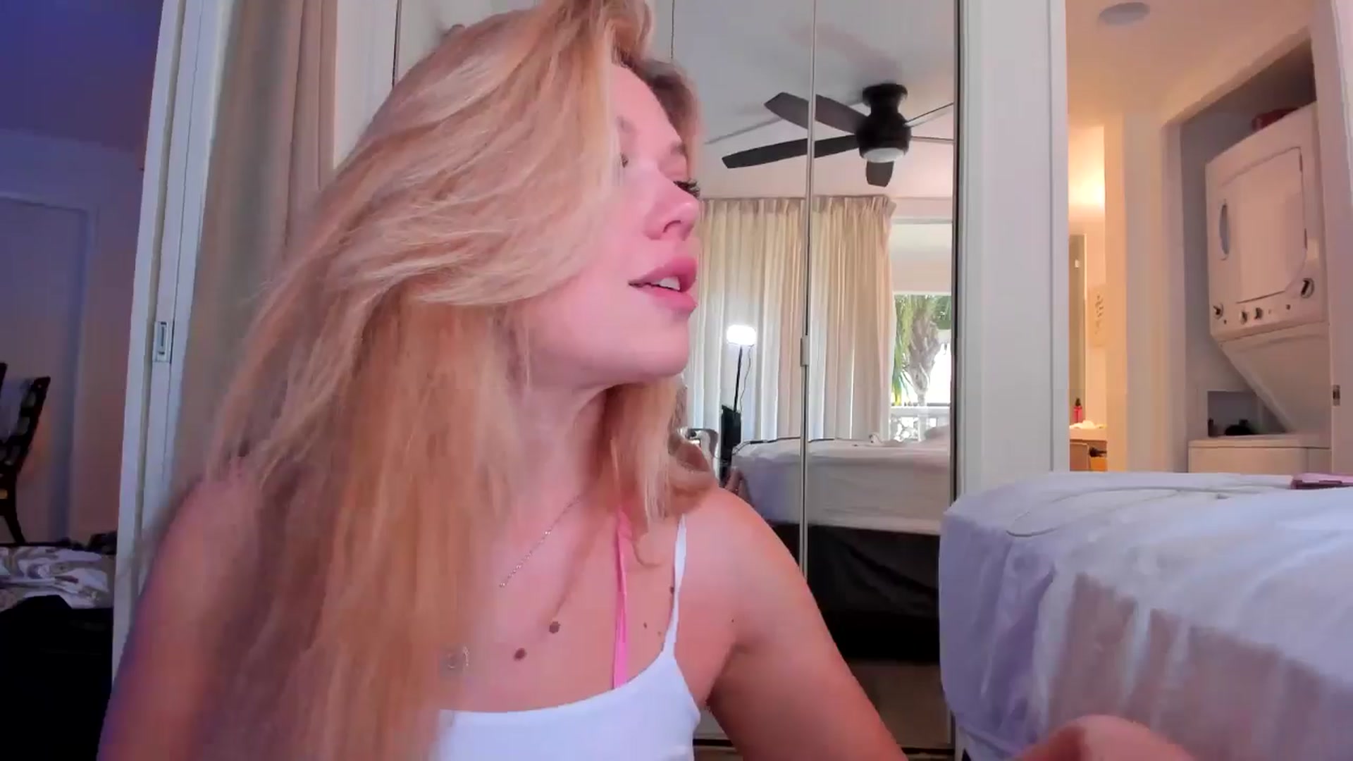 Gallery image thumbnail from Just_Vi's myfreecams stream on, 09/18/2025, 03:37 image 13 of 20