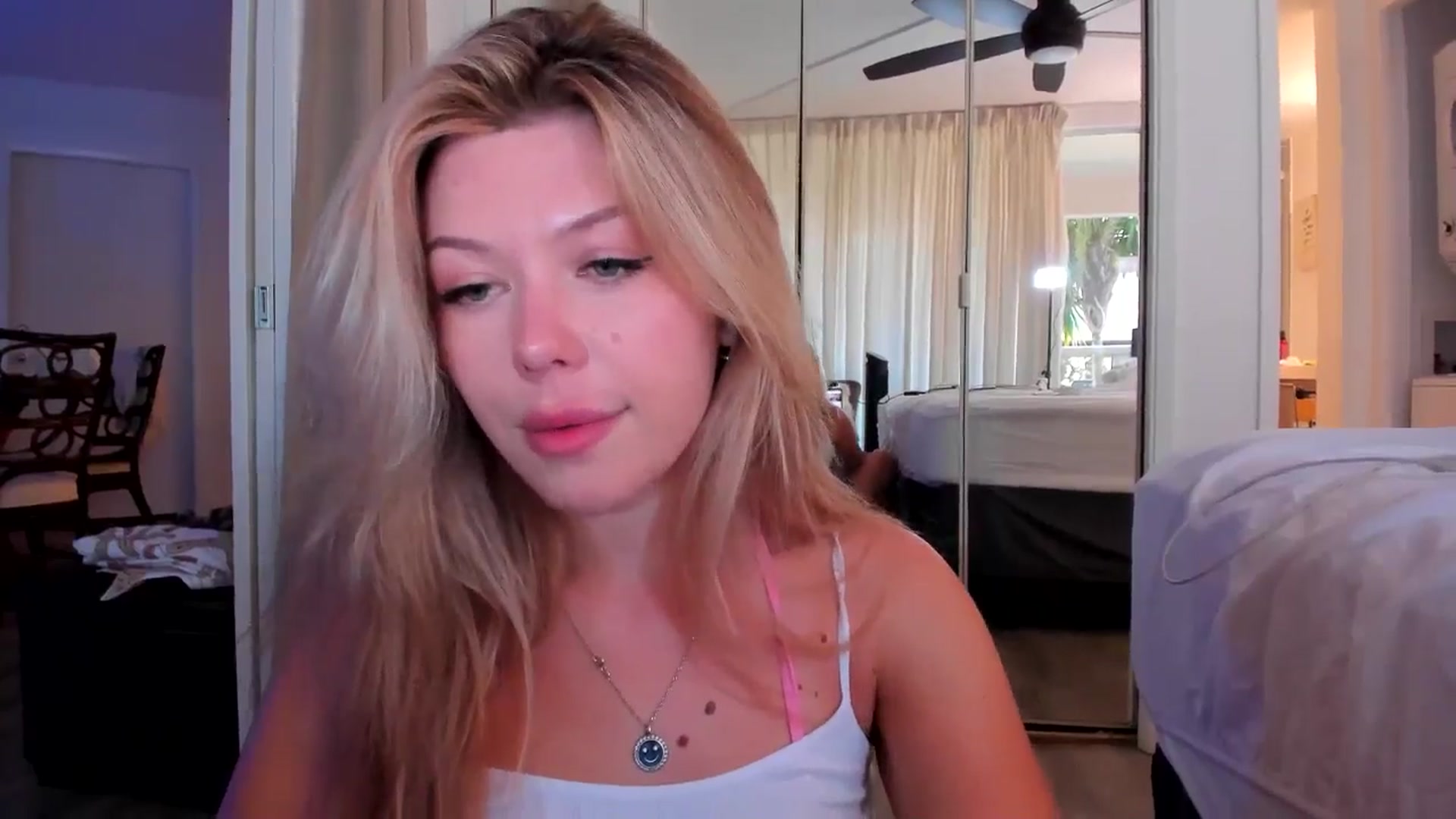 Gallery image thumbnail from Just_Vi's myfreecams stream on, 09/18/2025, 03:37 image 12 of 20
