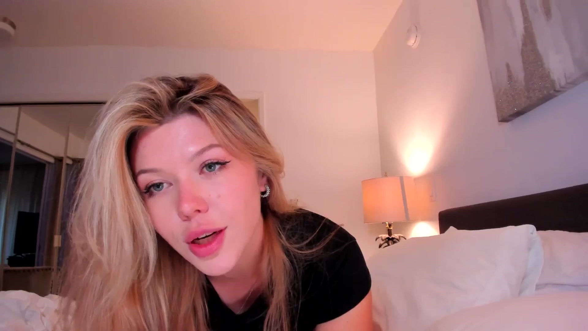 Gallery image thumbnail from Just_Vi's myfreecams stream on, 09/18/2025, 04:30 image 15 of 20