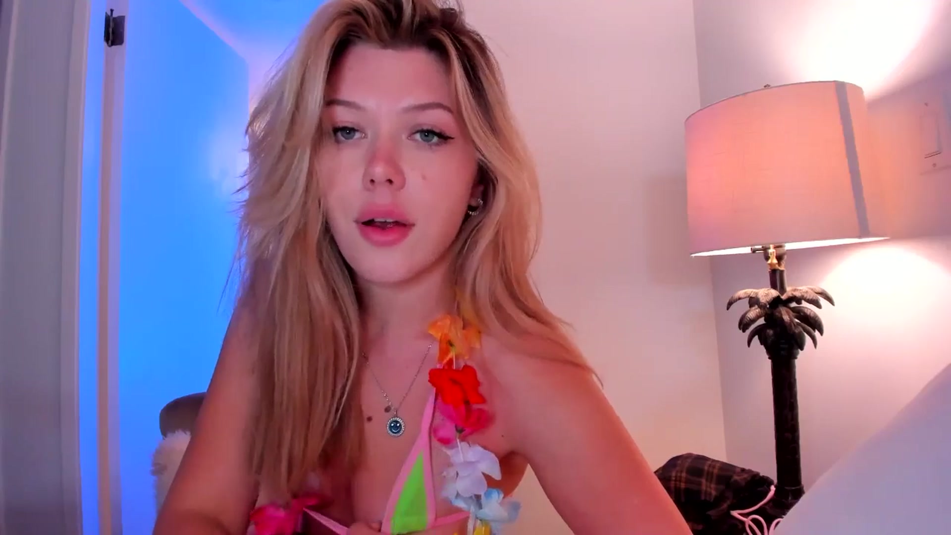 Gallery image thumbnail from Just_Vi's myfreecams stream on, 09/18/2025, 05:35 image 16 of 20