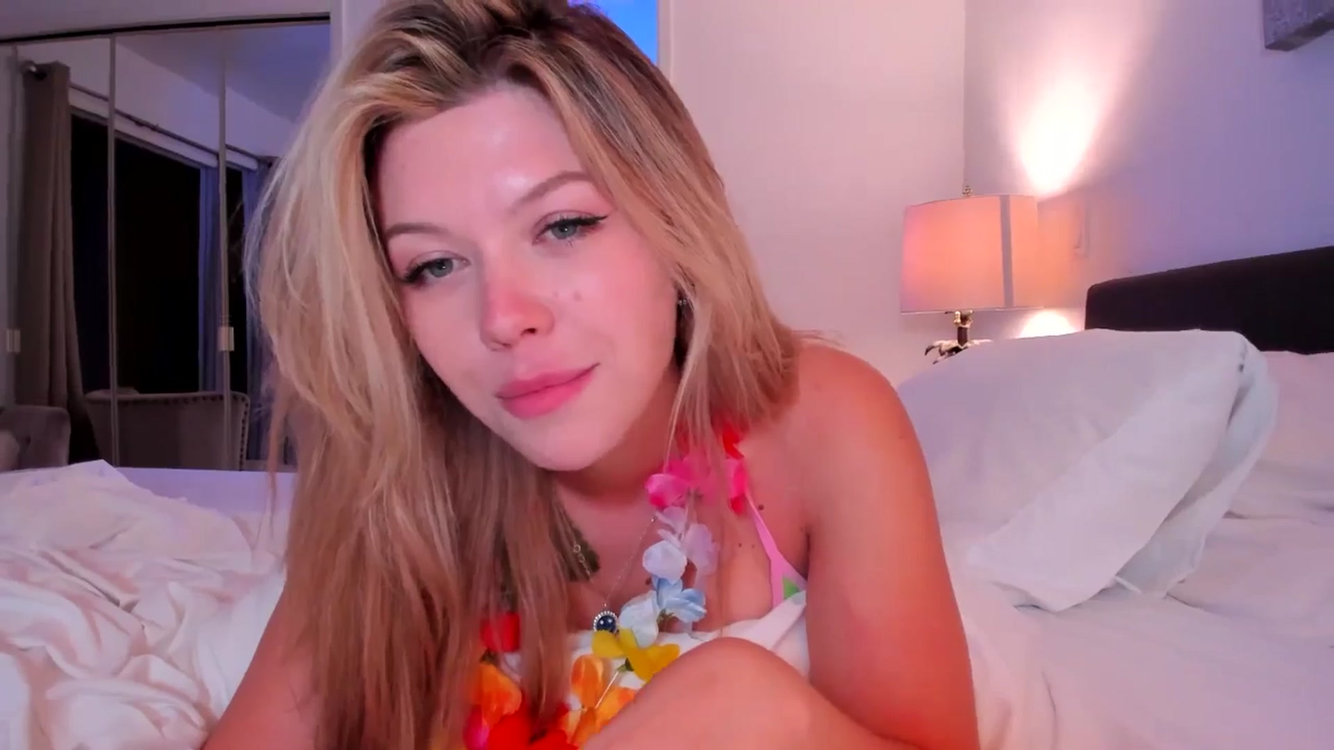 Gallery image thumbnail from Just_Vi's myfreecams stream on, 09/18/2025, 05:35 image 15 of 20